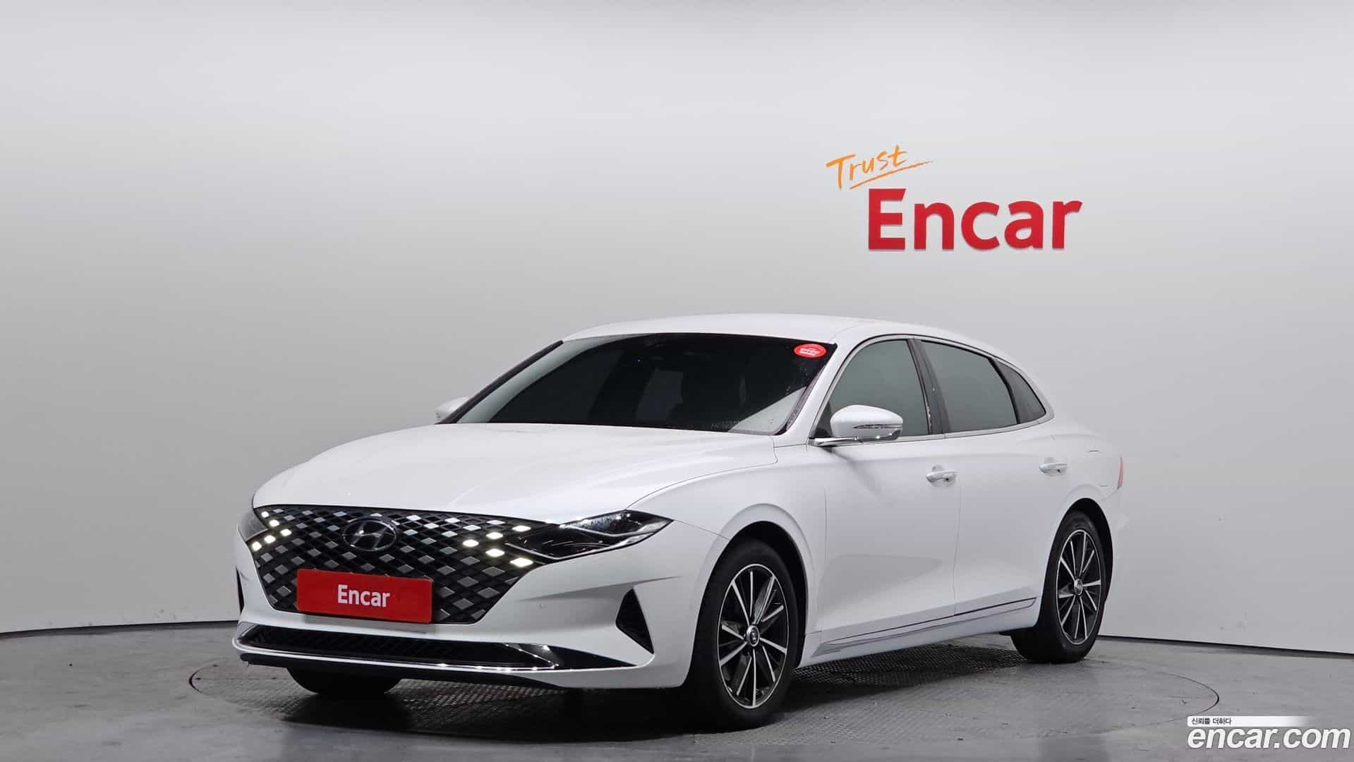 Grandeur Hyundai 2022.3-OUTER-001