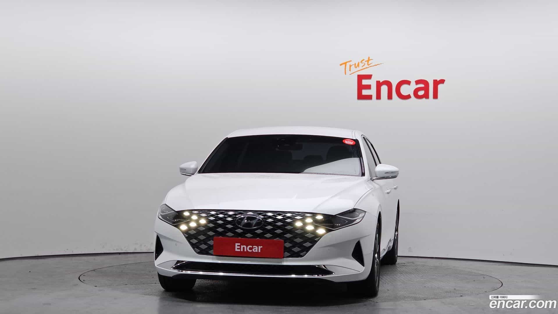 Grandeur Hyundai 2022.3-OUTER-003