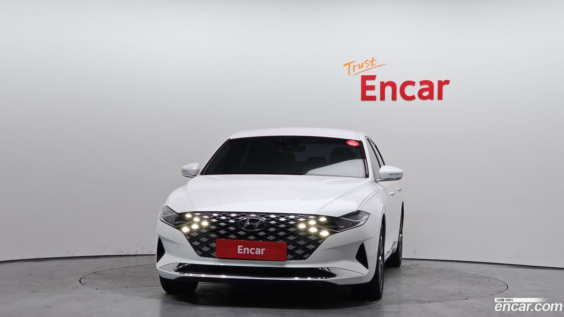 Main__Slider__Photo:Grandeur Hyundai 2022.3-2