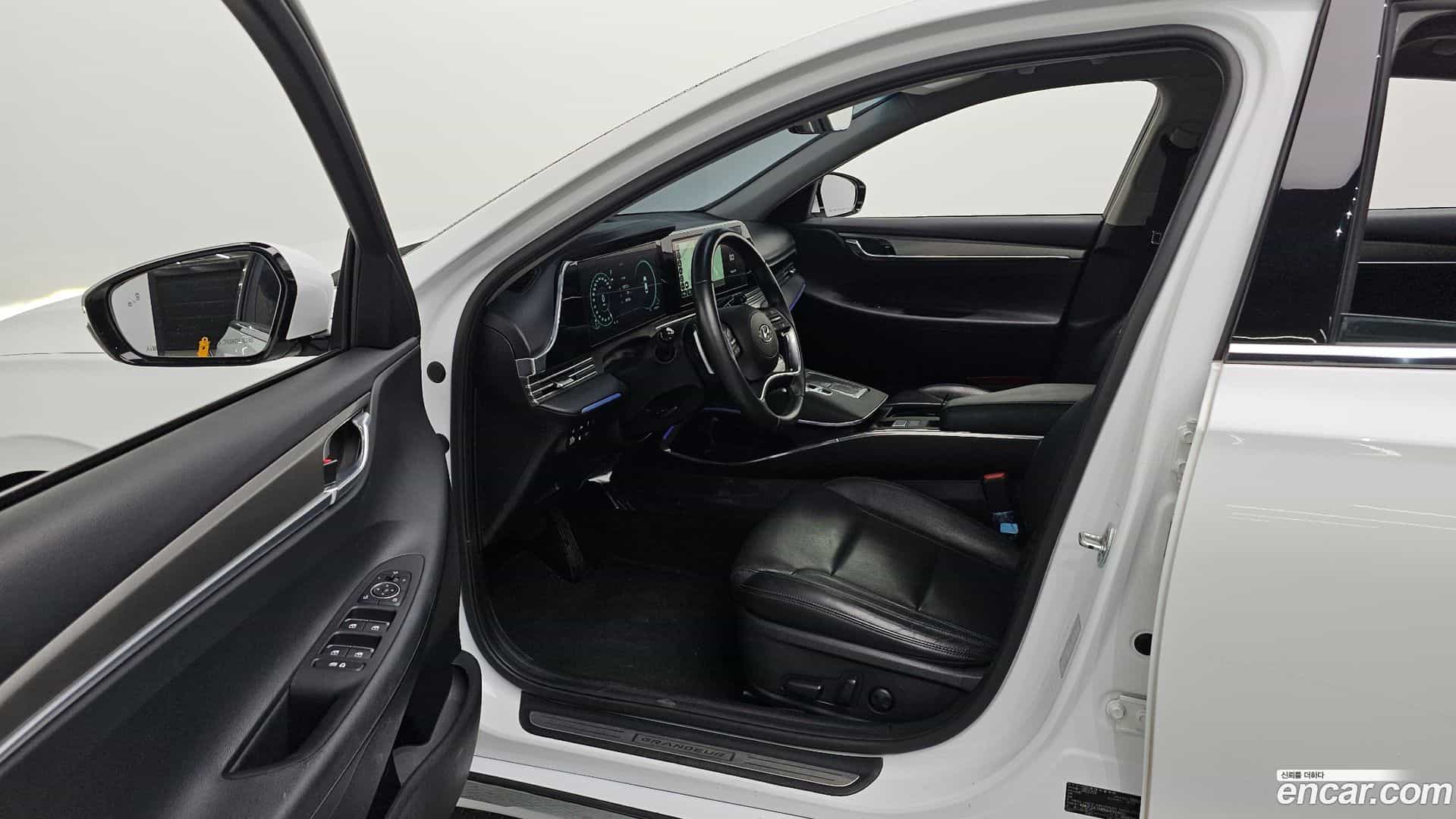 Grandeur Hyundai 2022.3-INNER-010