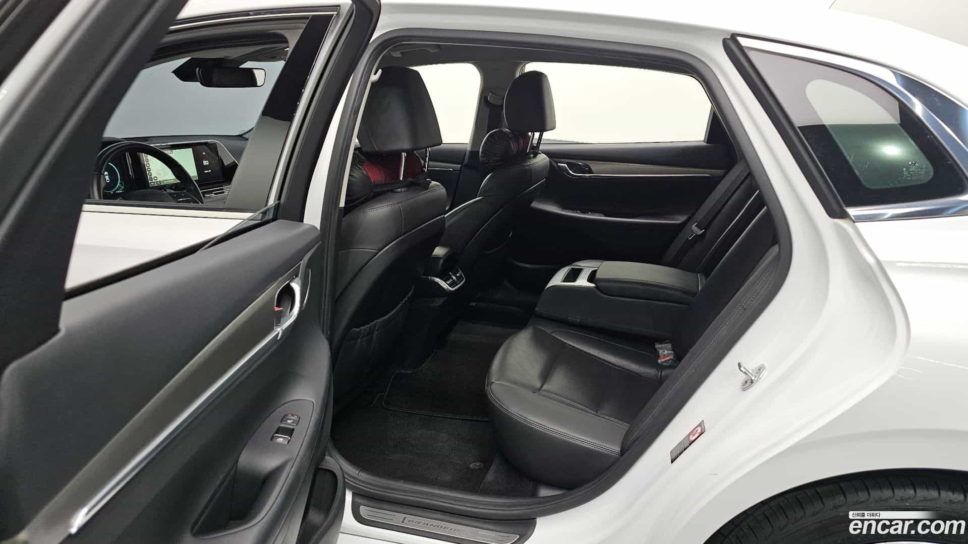 Grandeur Hyundai 2022.3-OPTION-023