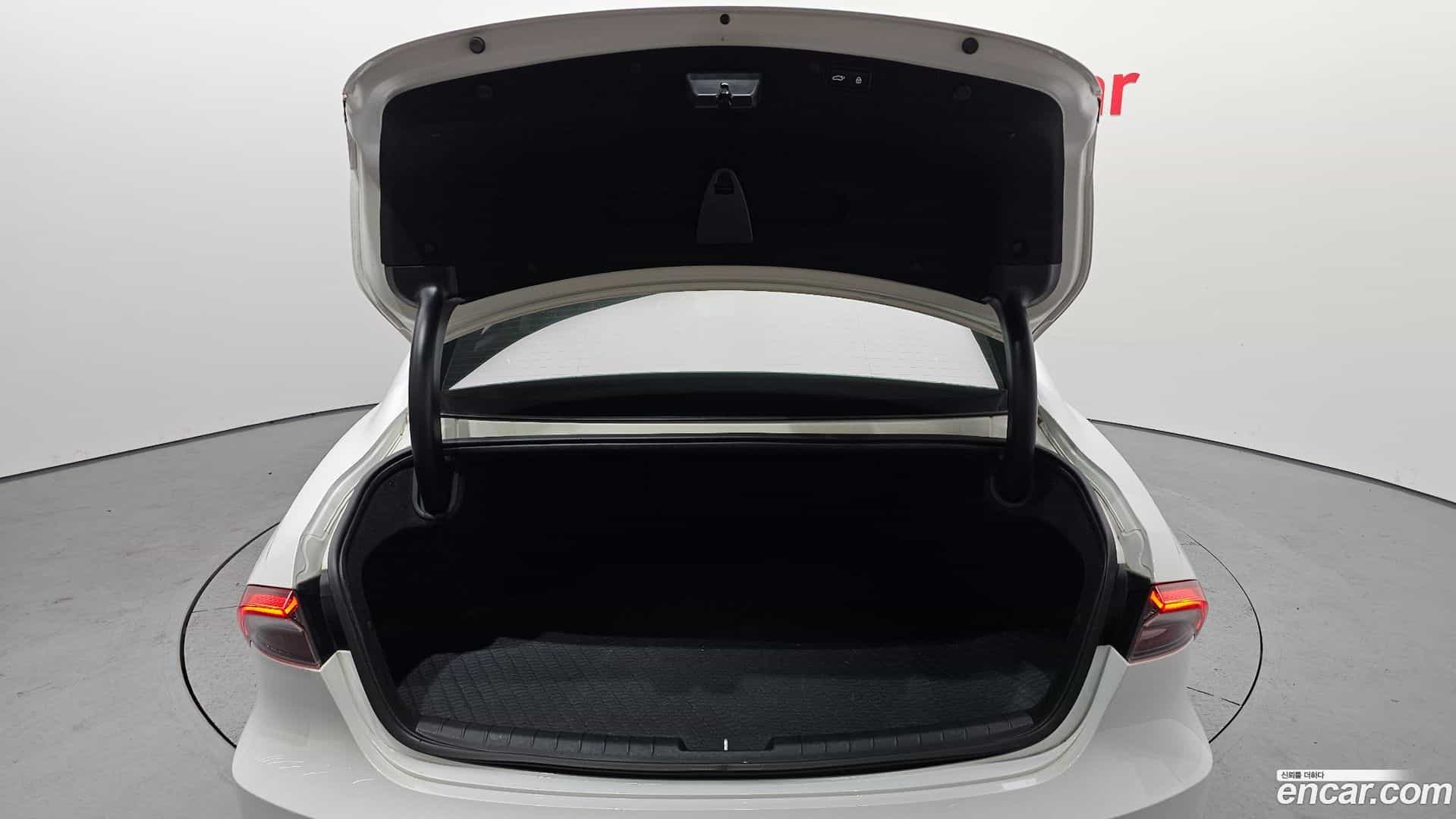 Grandeur Hyundai 2022.3-OPTION-024