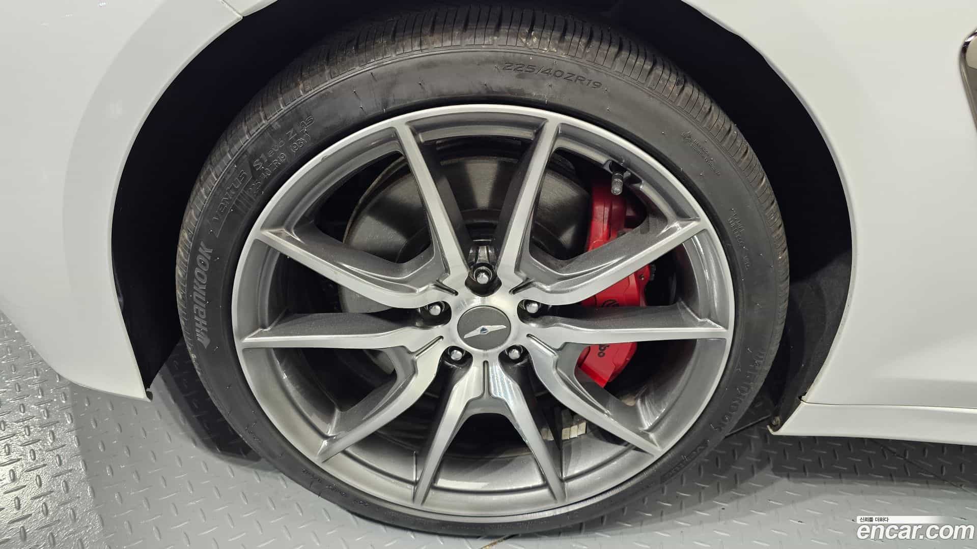 G70 Genesis 2019.0-OUTER-005