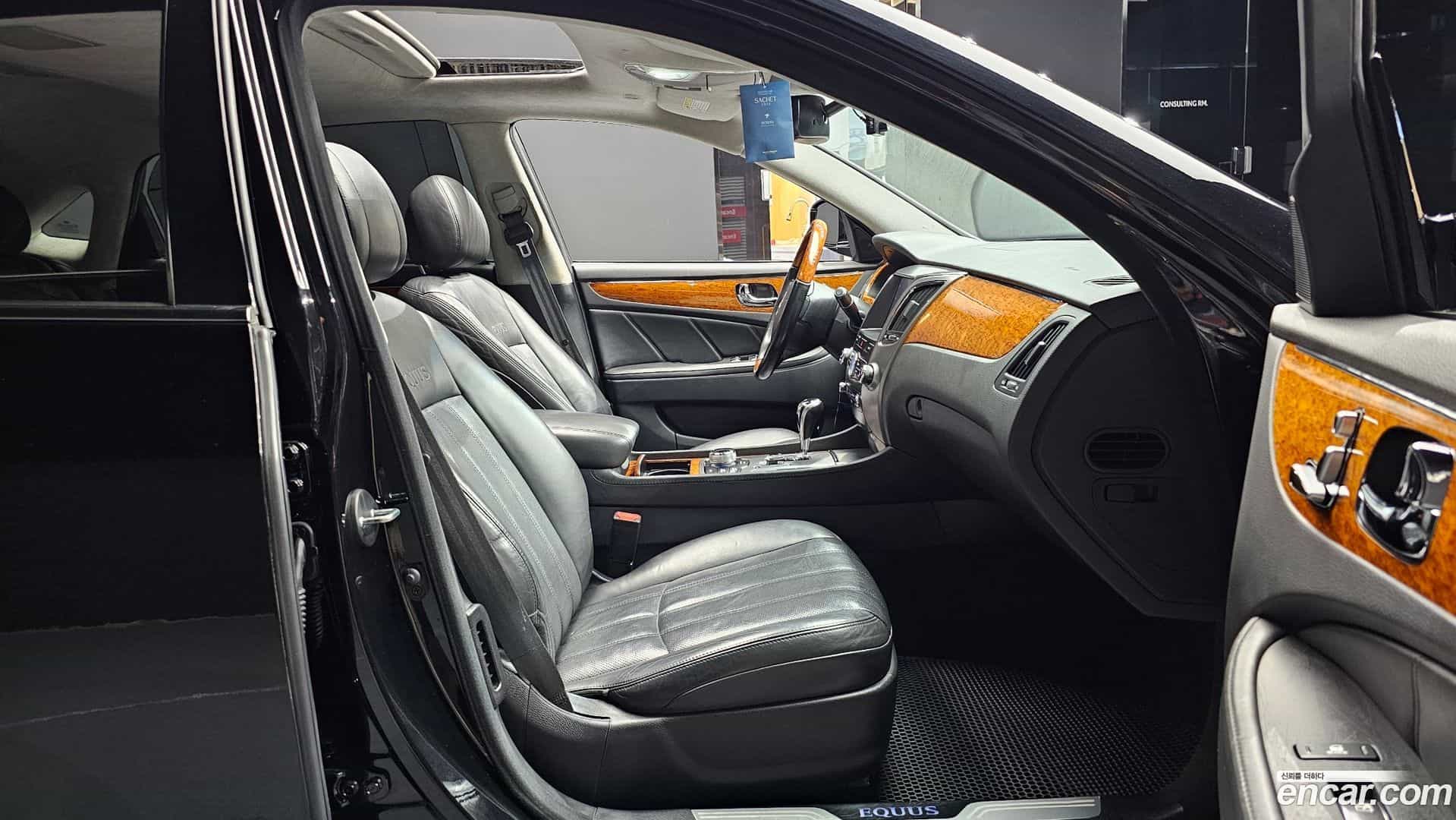 Equus Hyundai 2010.1-INNER-010