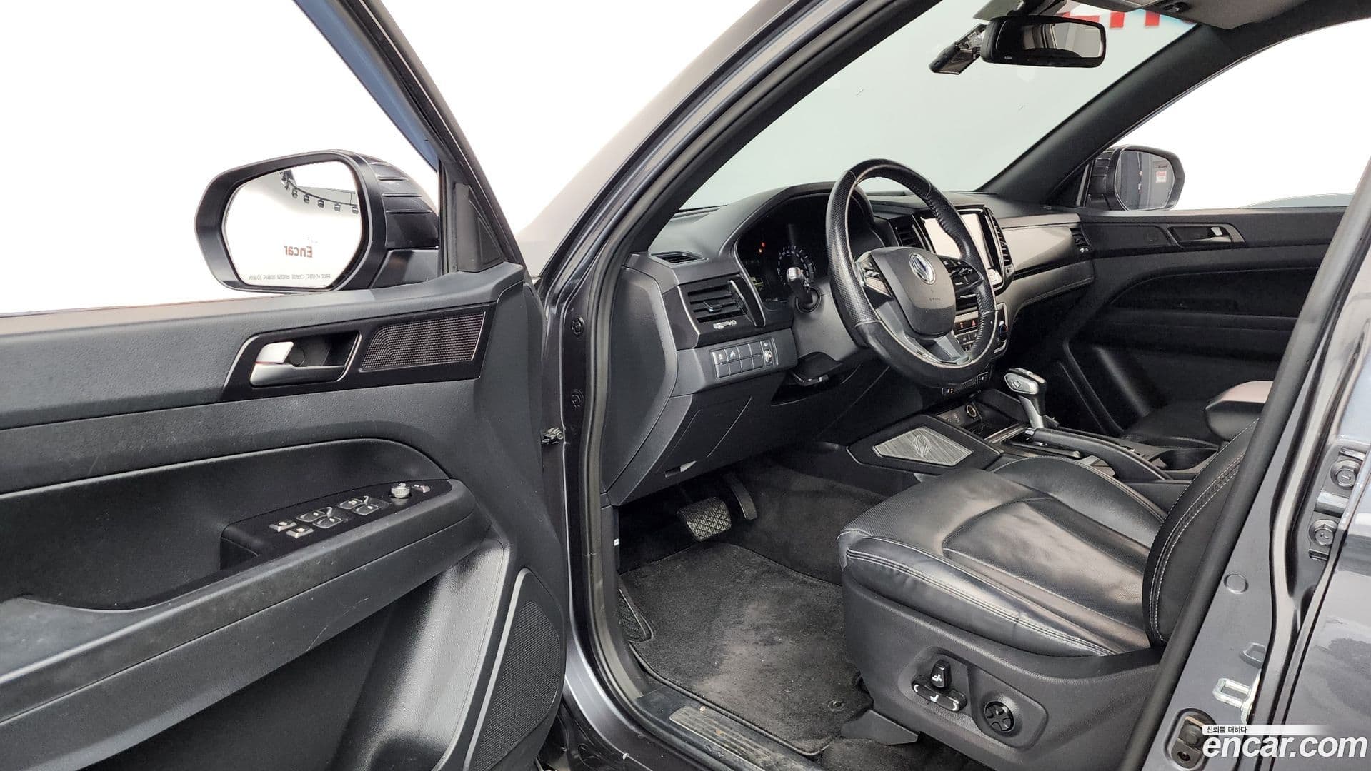 Main__Slider__Photo:Rexton KG_Mobility_Ssangyong 2019.9-9