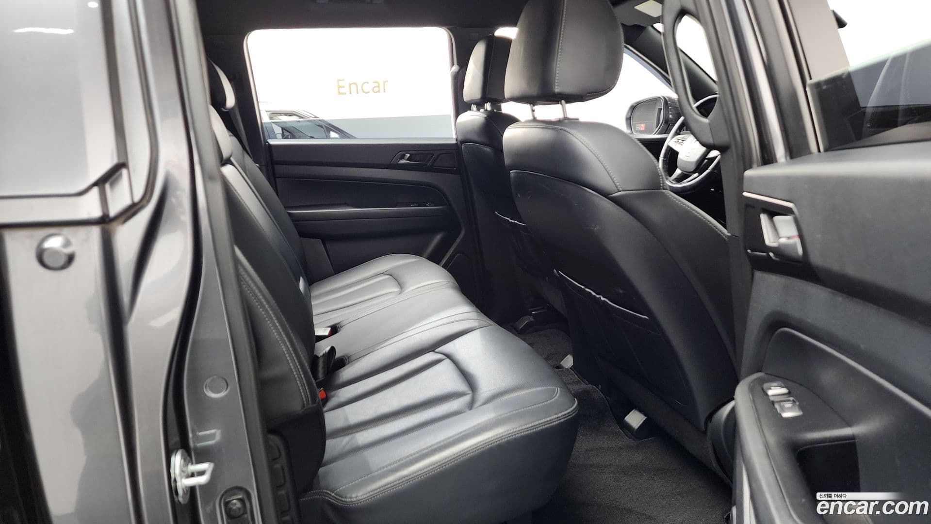 Main__Slider__Photo:Rexton KG_Mobility_Ssangyong 2019.9-11