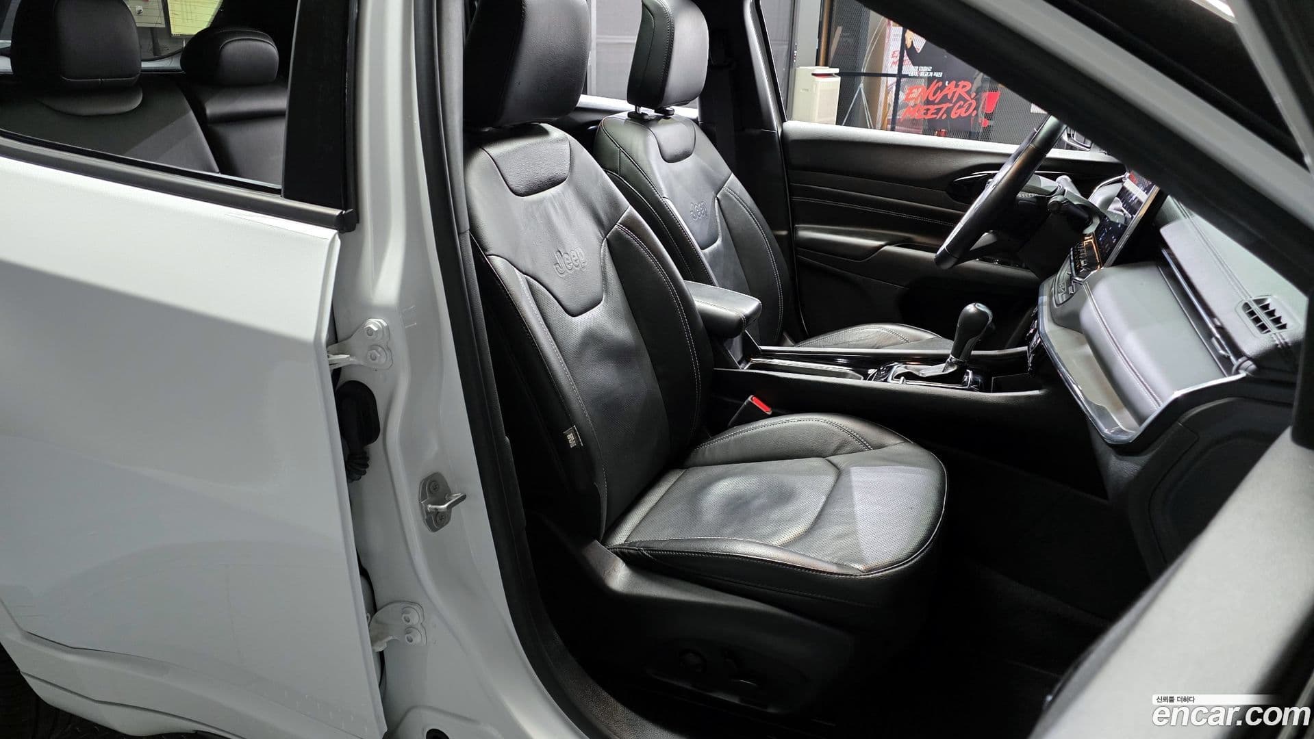 Main__Slider__Photo:Compass Jeep 2022.6-11