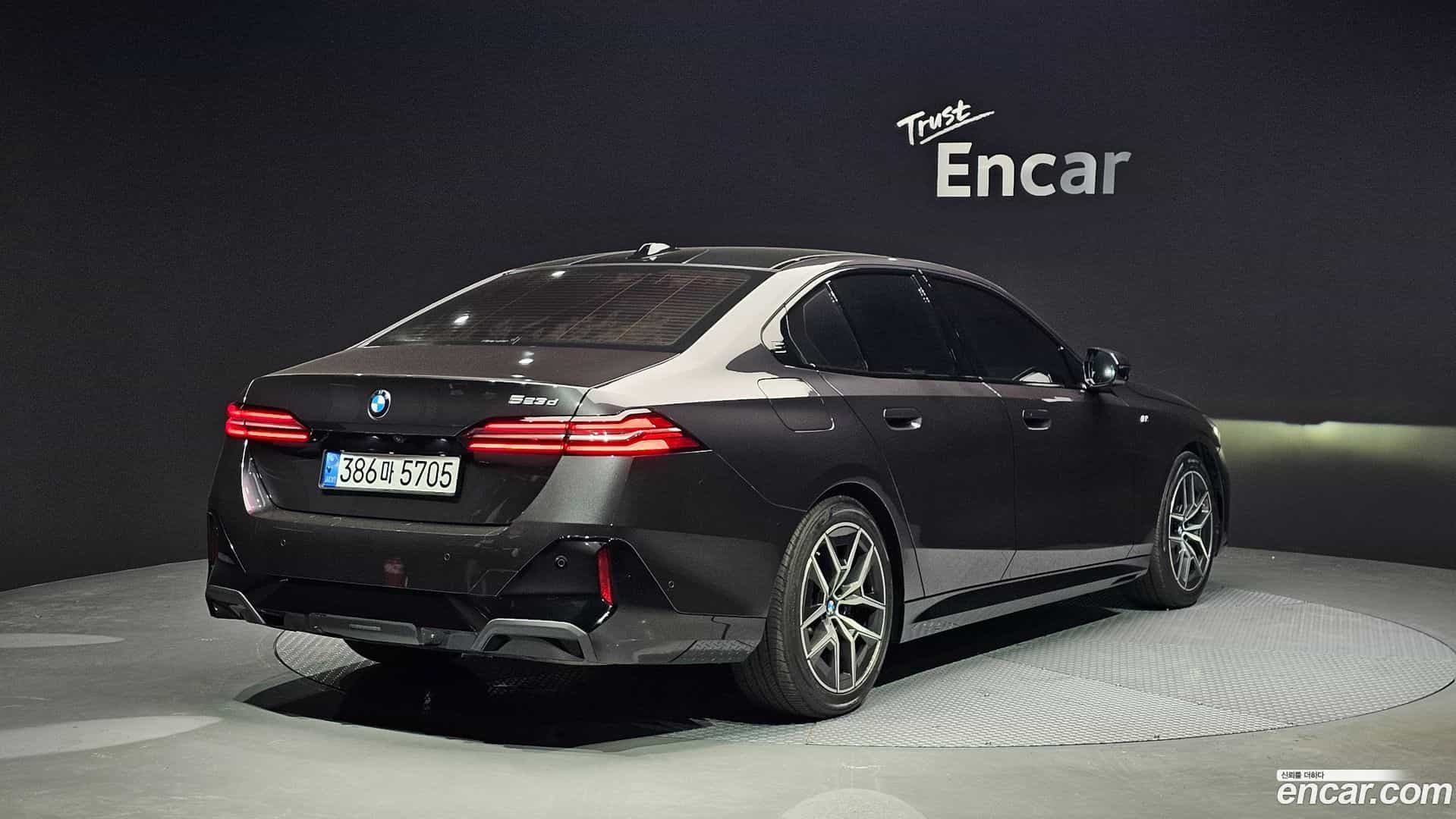 5-Series BMW 2023.9-OUTER-002