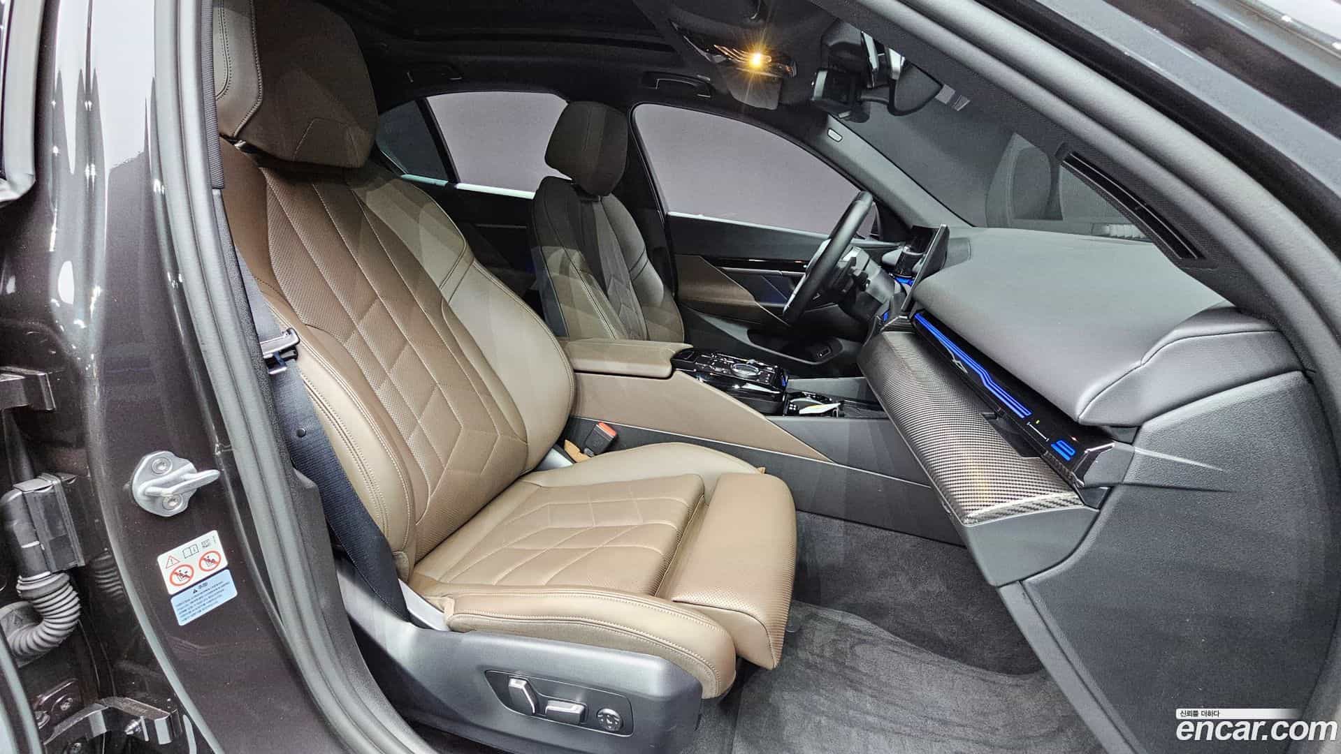 5-Series BMW 2023.9-INNER-010