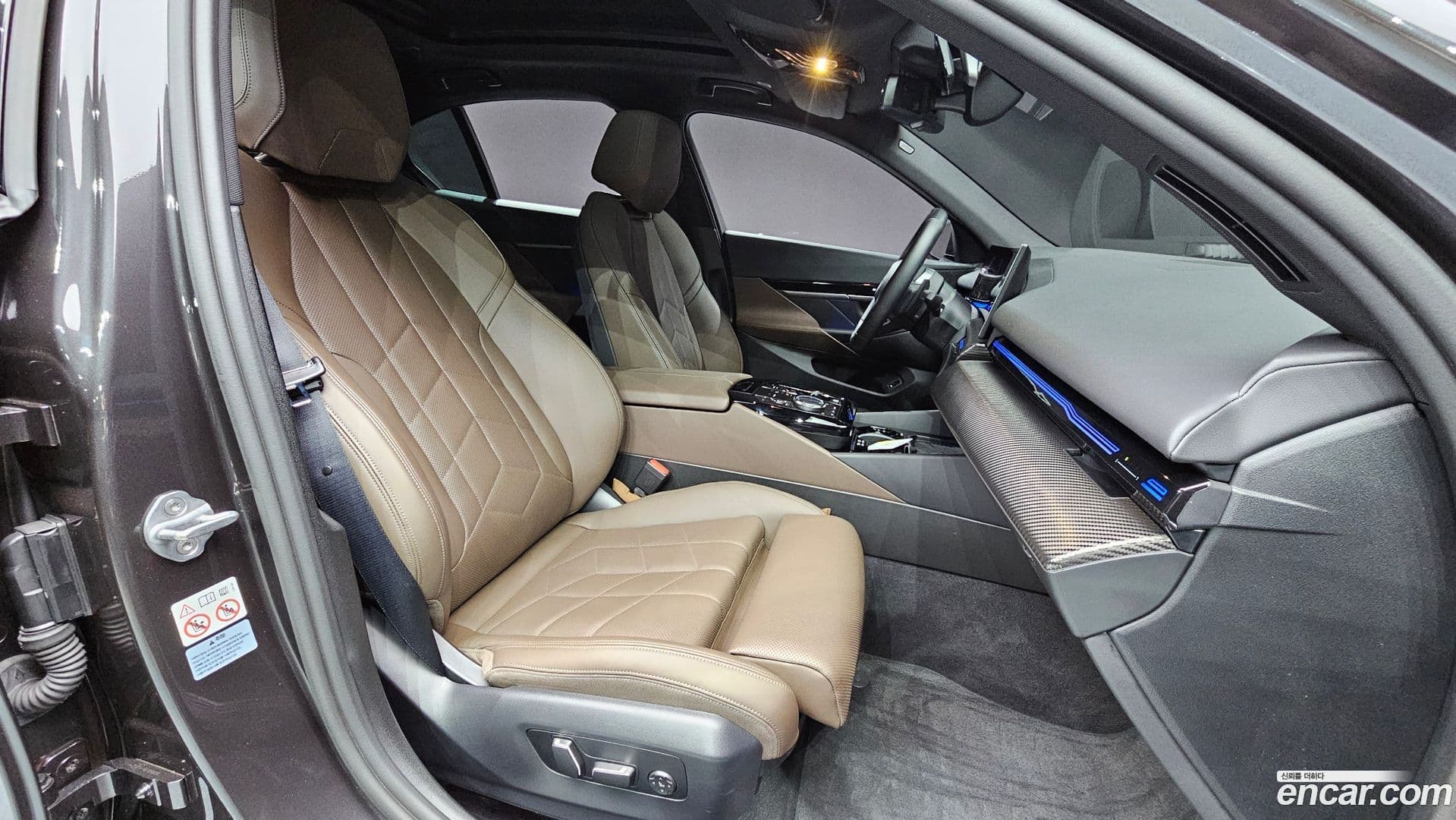 Main__Slider__Photo:5-Series BMW 2023.9-9