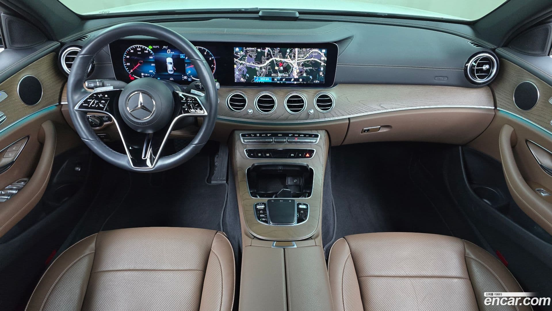 Main__Slider__Photo:E-Class Mercedes-Benz 2021.9-6