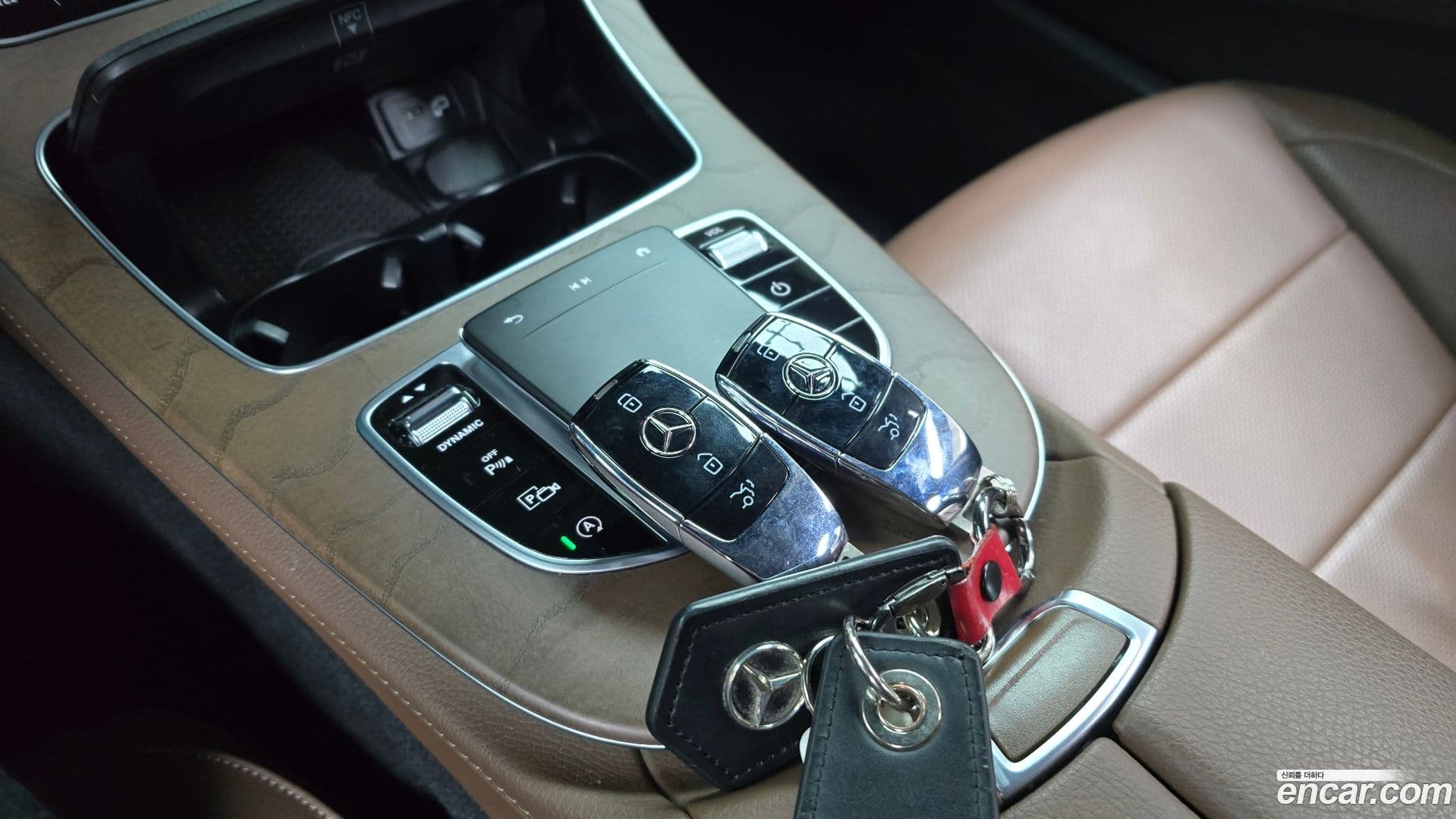 Main__Slider__Photo:E-Class Mercedes-Benz 2021.9-8