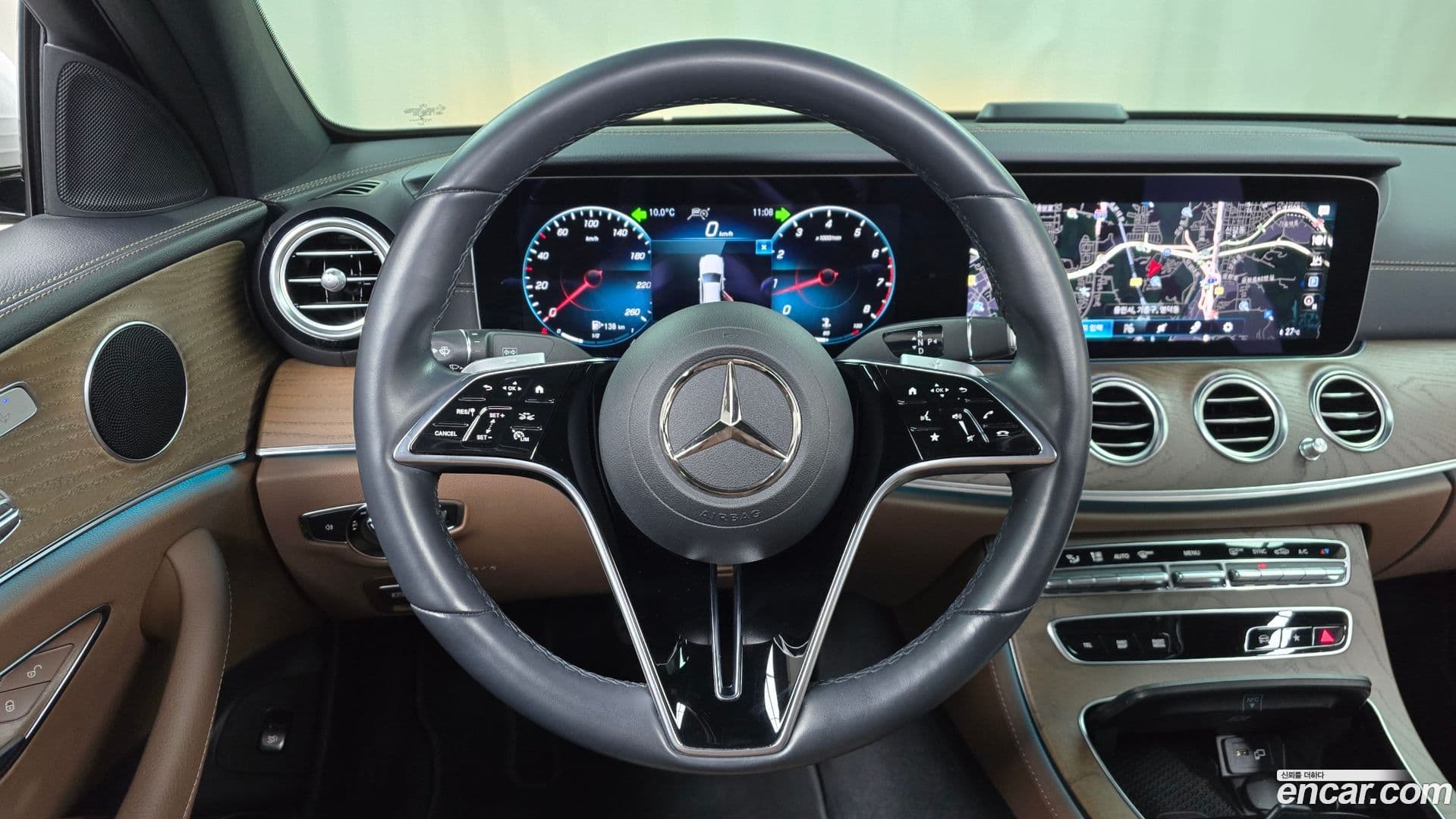 Main__Slider__Photo:E-Class Mercedes-Benz 2021.9-12