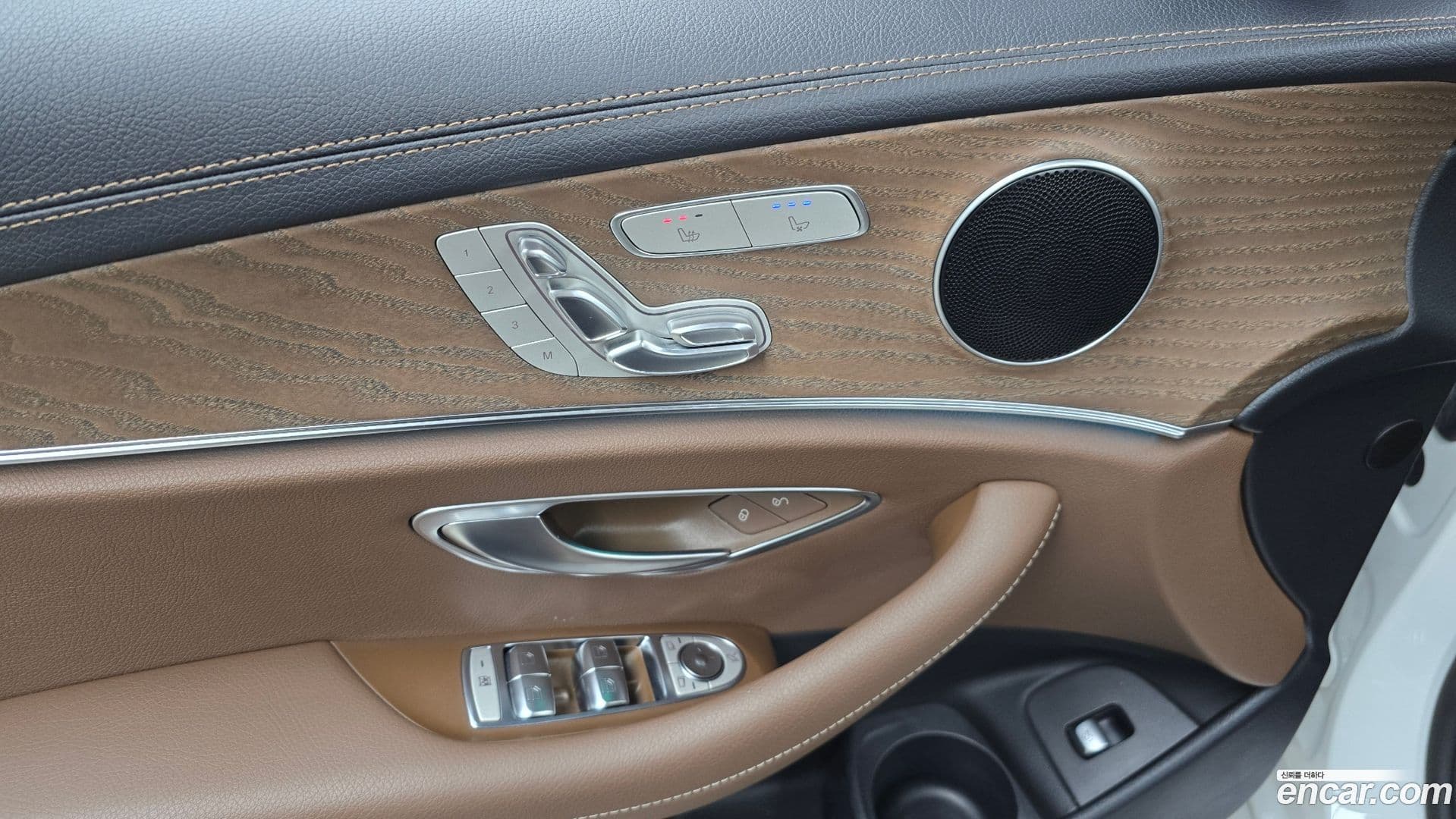 Main__Slider__Photo:E-Class Mercedes-Benz 2021.9-17