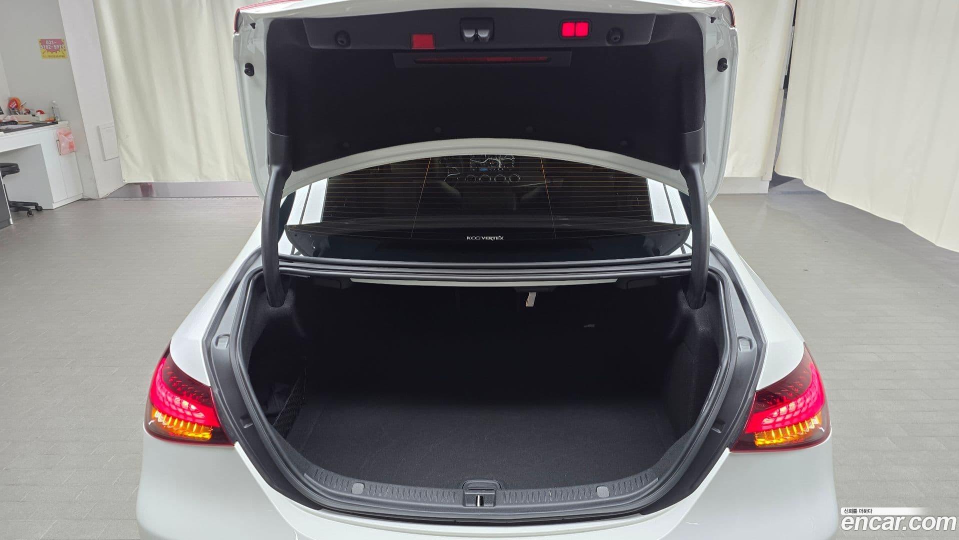 Main__Slider__Photo:E-Class Mercedes-Benz 2021.9-19