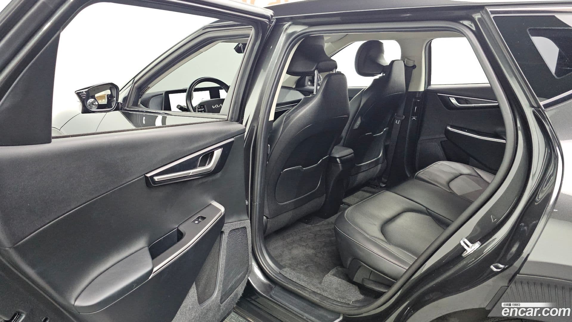 Main__Slider__Photo:EV6 Kia 2022.2-11