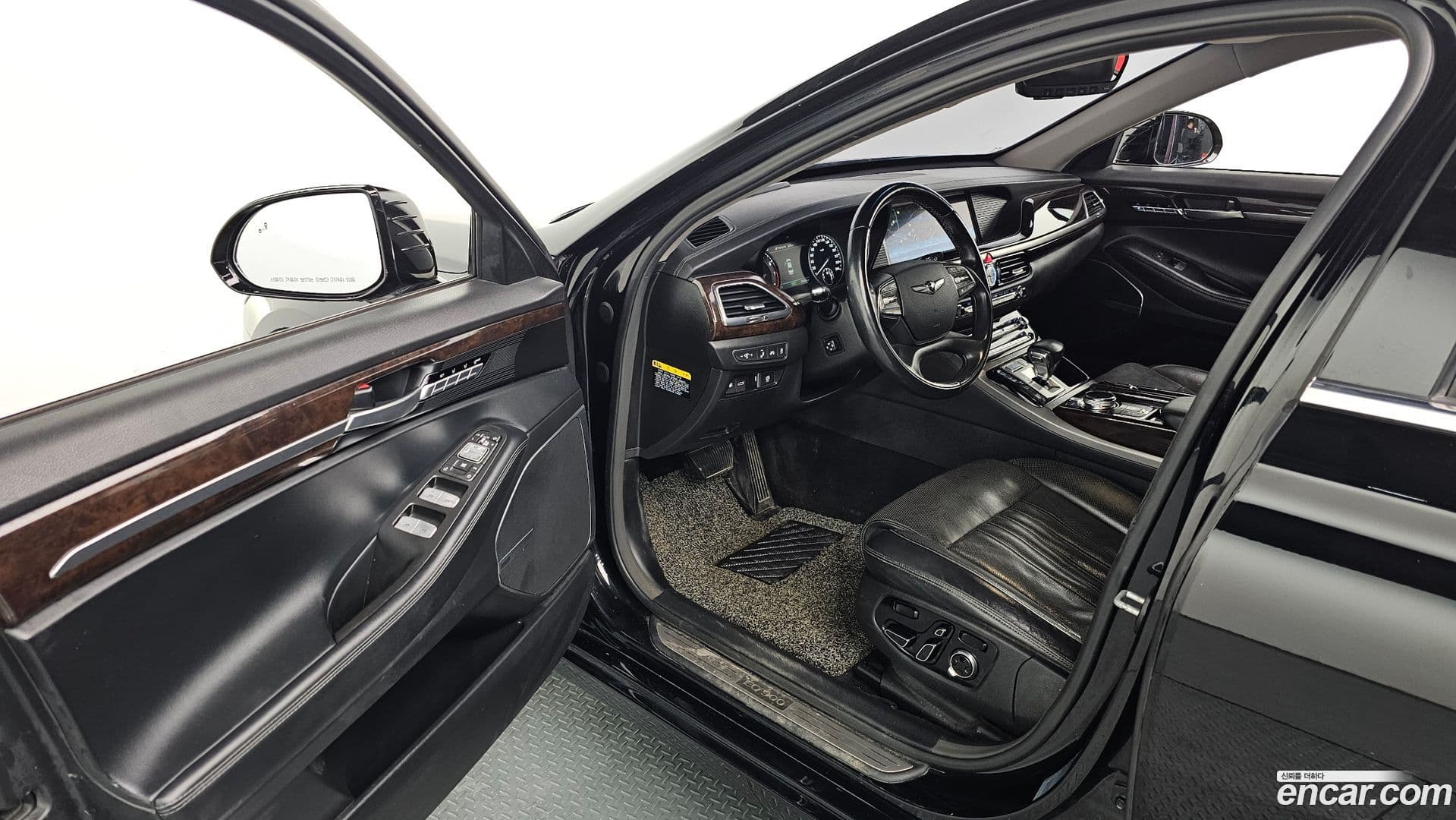 Main__Slider__Photo:EQ900 Genesis 2016.0-10