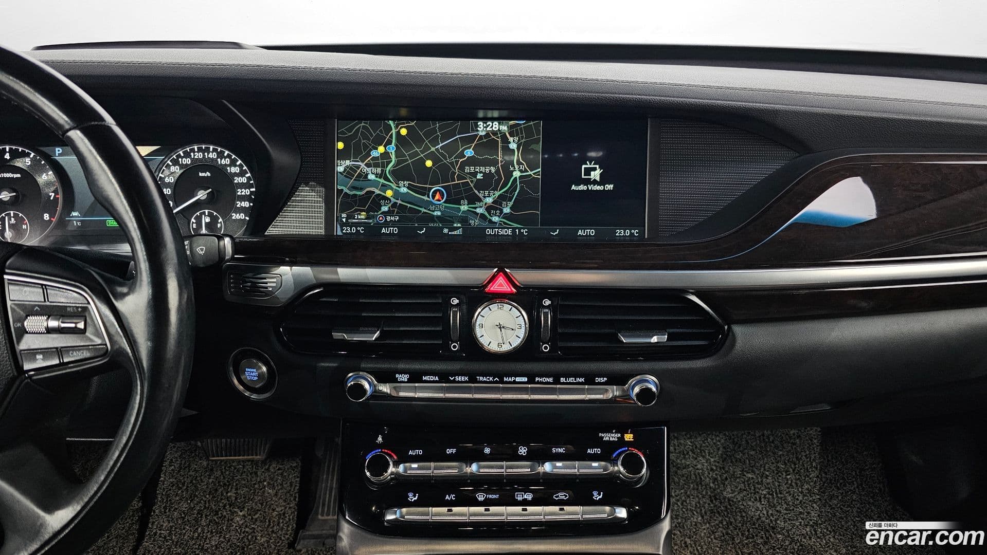 Main__Slider__Photo:EQ900 Genesis 2016.0-13