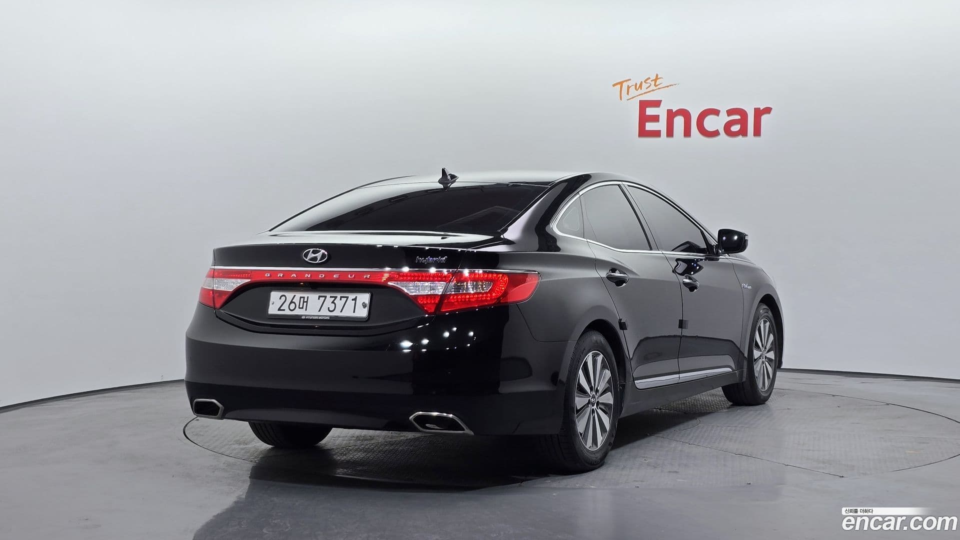 Main__Slider__Photo:Grandeur Hyundai 2015.2-1