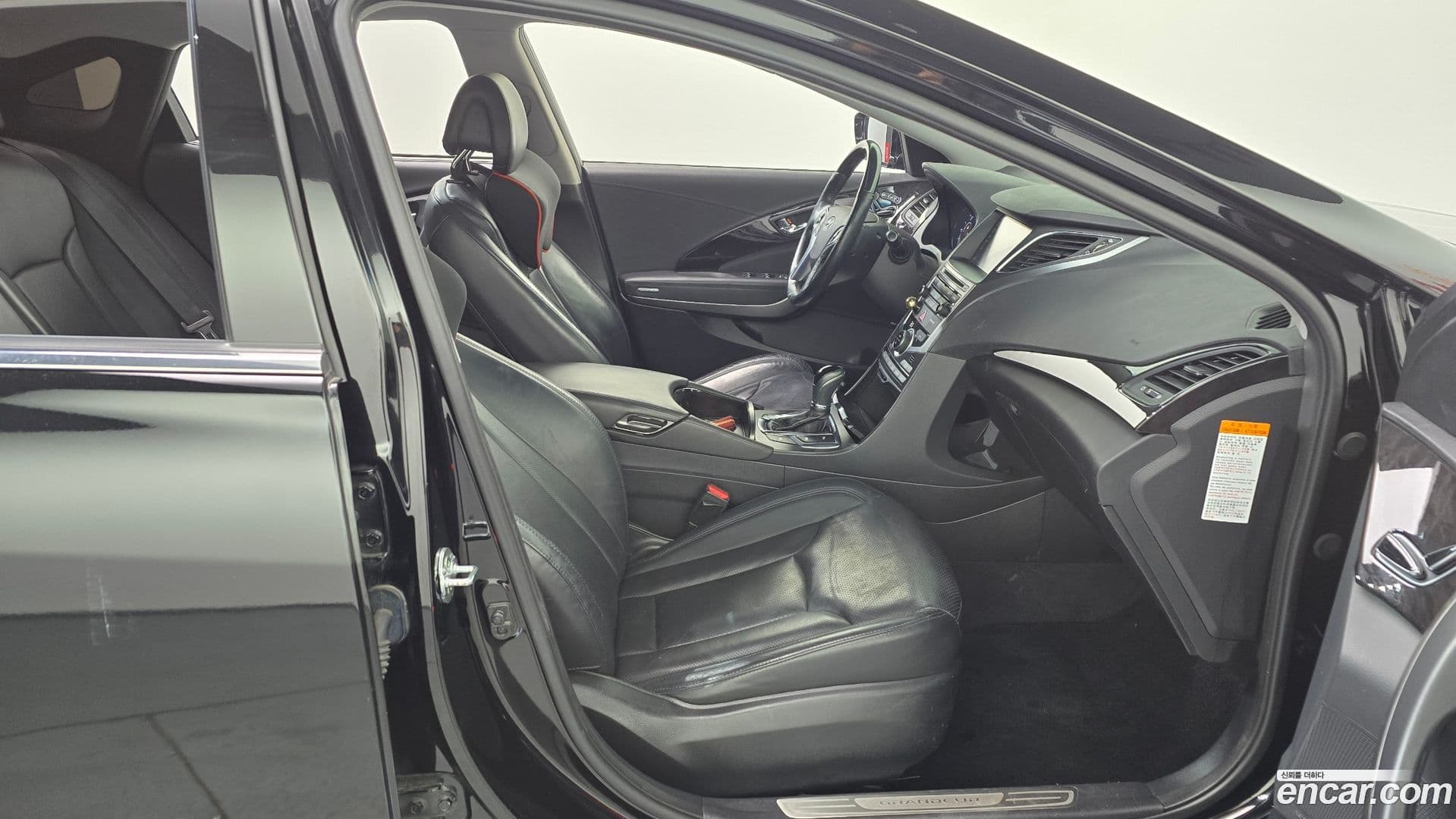 Main__Slider__Photo:Grandeur Hyundai 2015.2-10