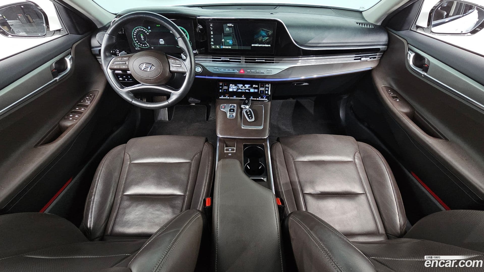 Main__Slider__Photo:Grandeur Hyundai 2021.3-6