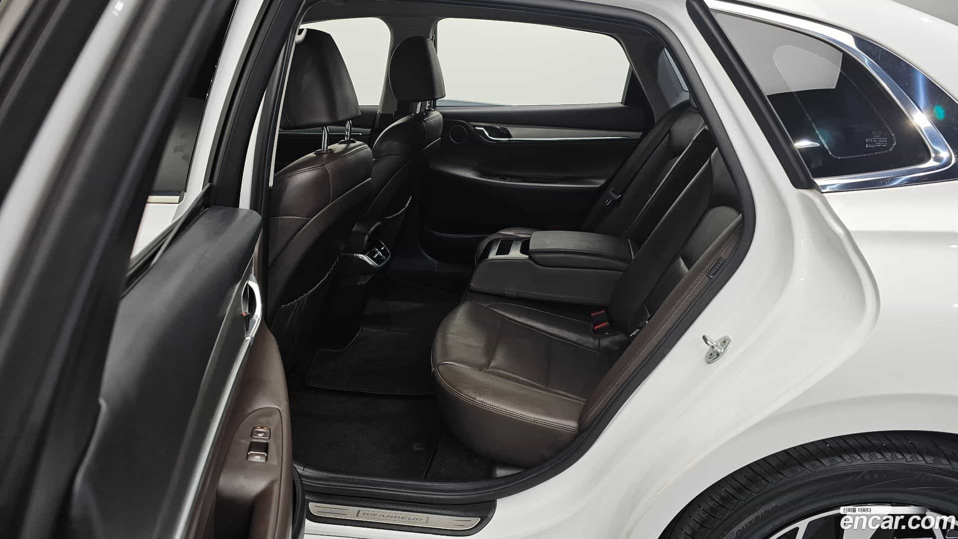 Grandeur Hyundai 2021.3-OPTION-015