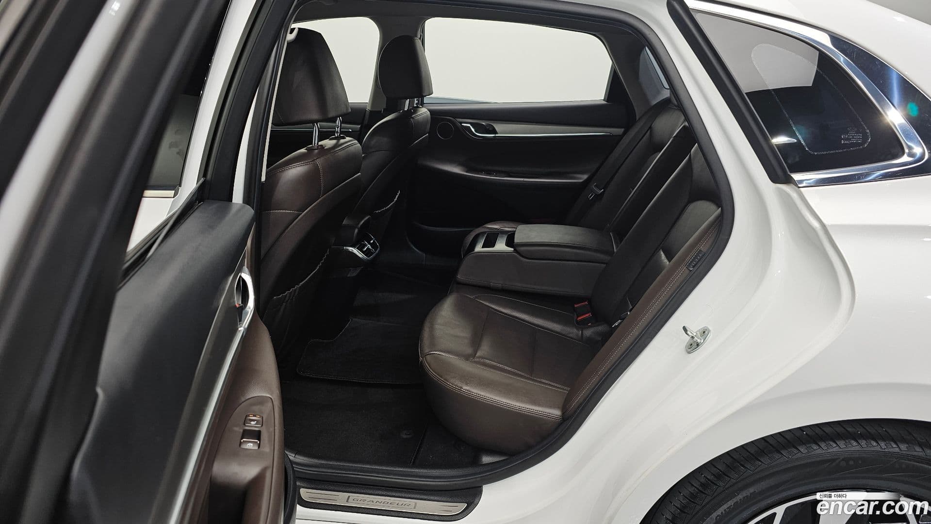 Main__Slider__Photo:Grandeur Hyundai 2021.3-10