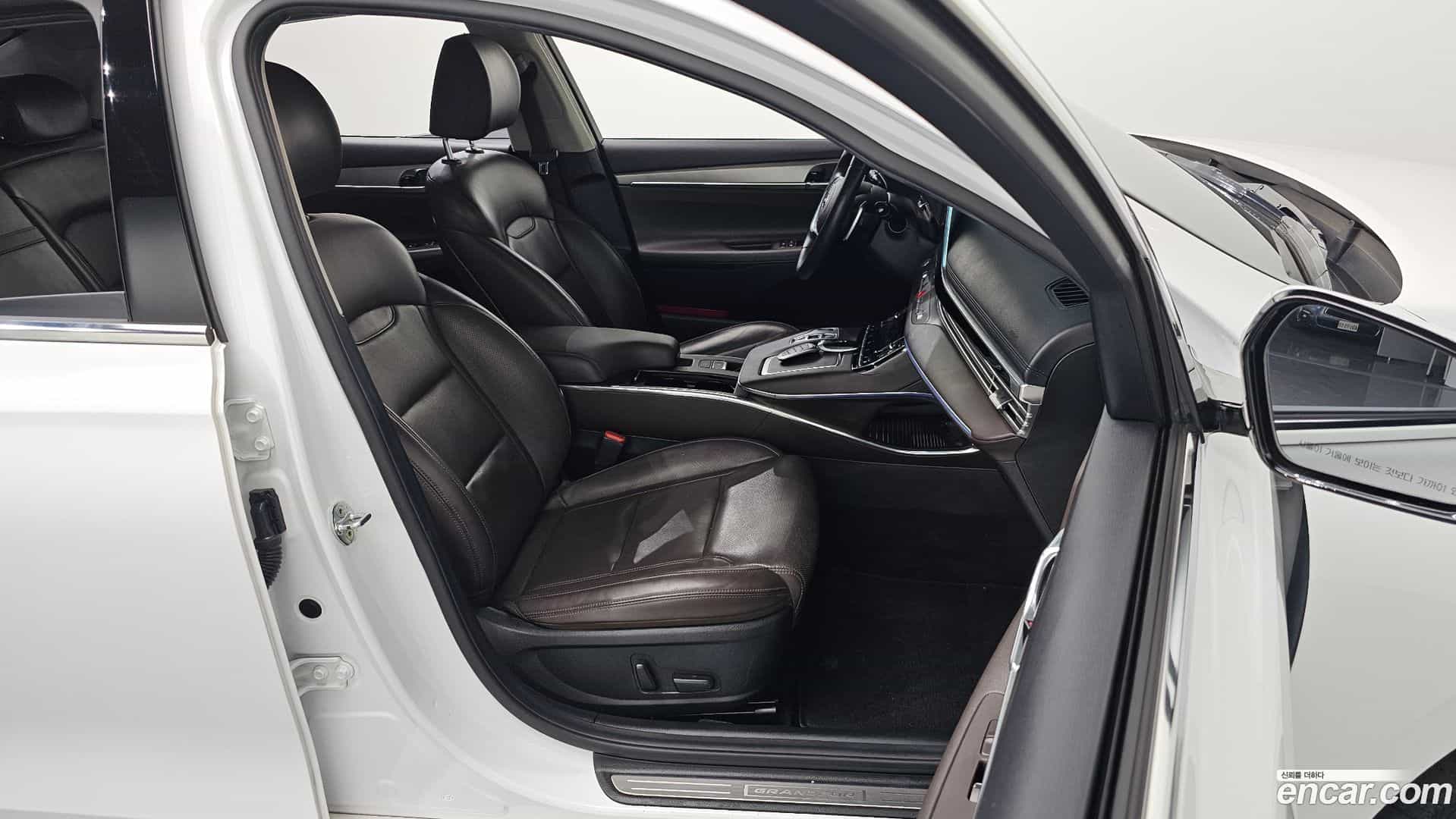 Grandeur Hyundai 2021.3-OPTION-016