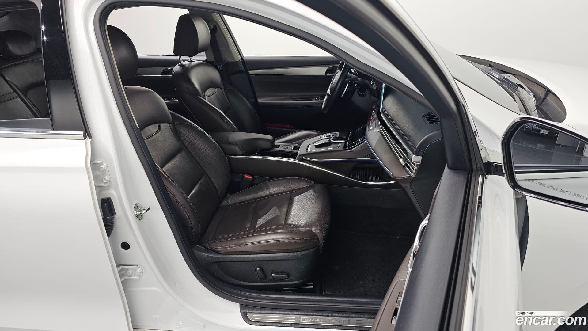 Main__Slider__Photo:Grandeur Hyundai 2021.3-11