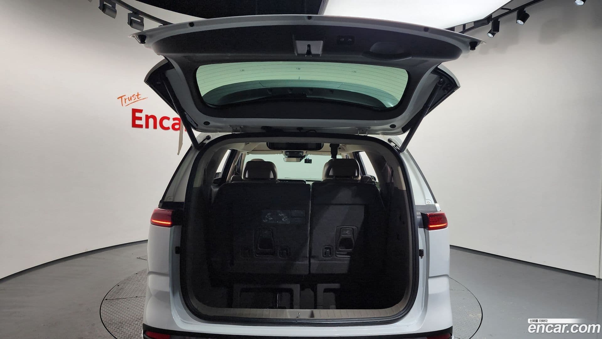 Main__Slider__Photo:Canival Kia 2021.2-19