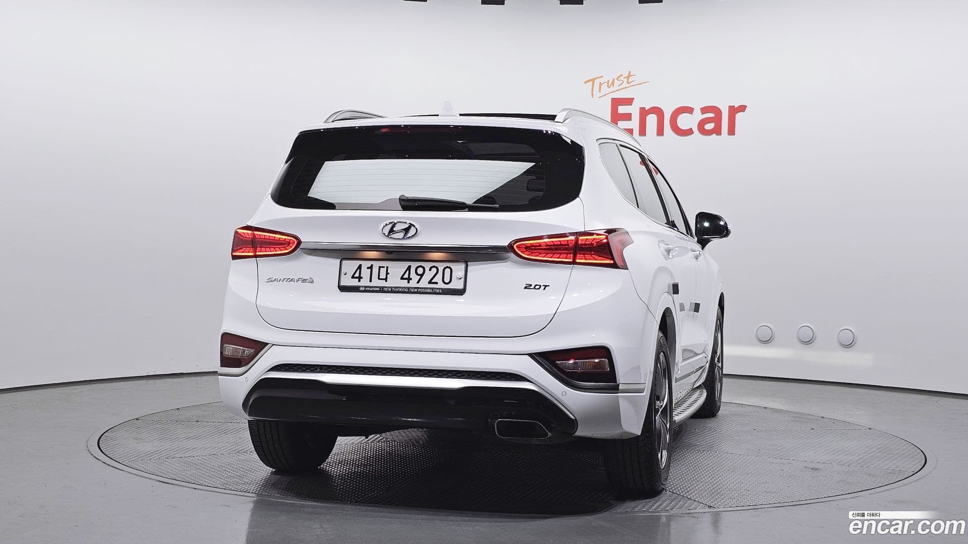 Main__Slider__Photo:Santafe Hyundai 2018.9-3