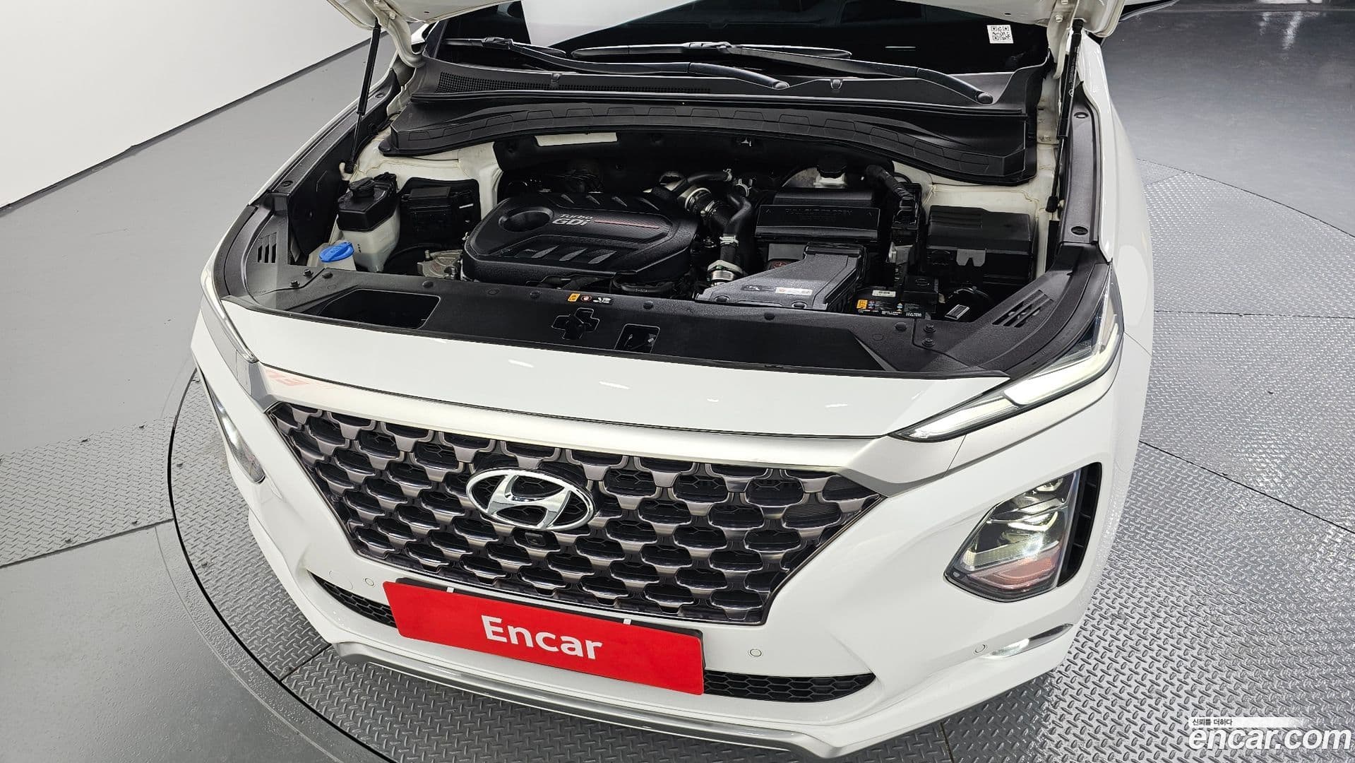 Main__Slider__Photo:Santafe Hyundai 2018.9-5