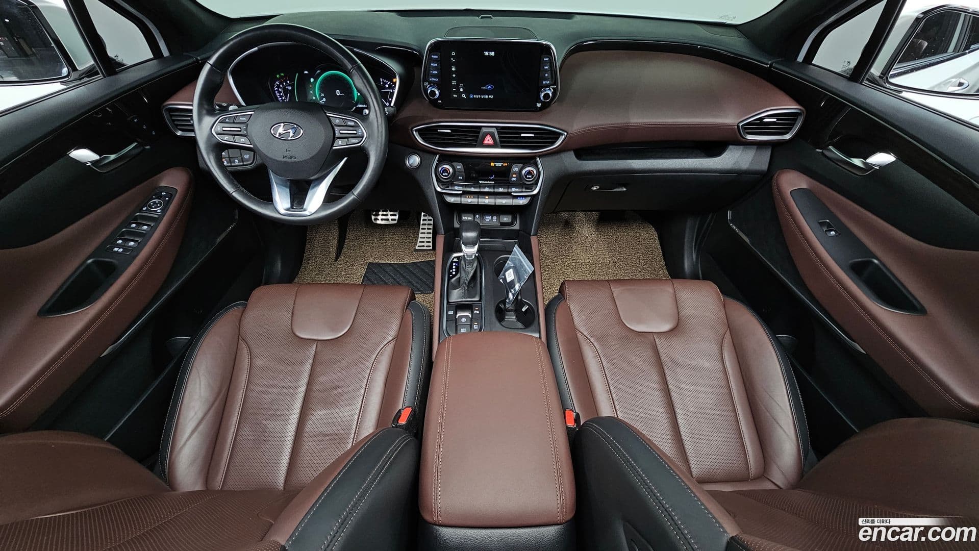 Main__Slider__Photo:Santafe Hyundai 2018.9-6