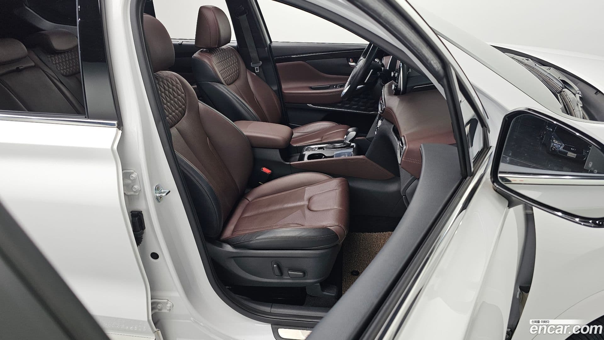 Main__Slider__Photo:Santafe Hyundai 2018.9-11