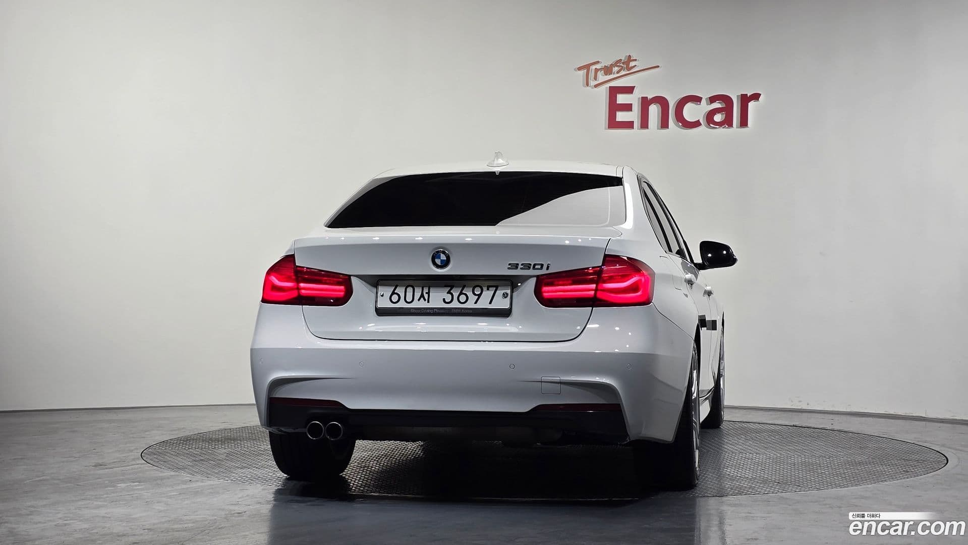 Main__Slider__Photo:3-Series BMW 2017.9-3