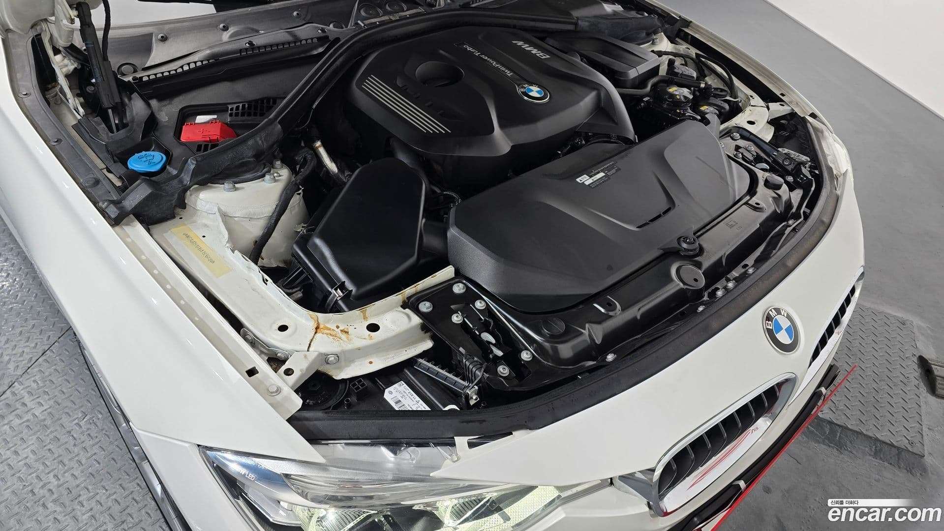 Main__Slider__Photo:3-Series BMW 2017.9-5