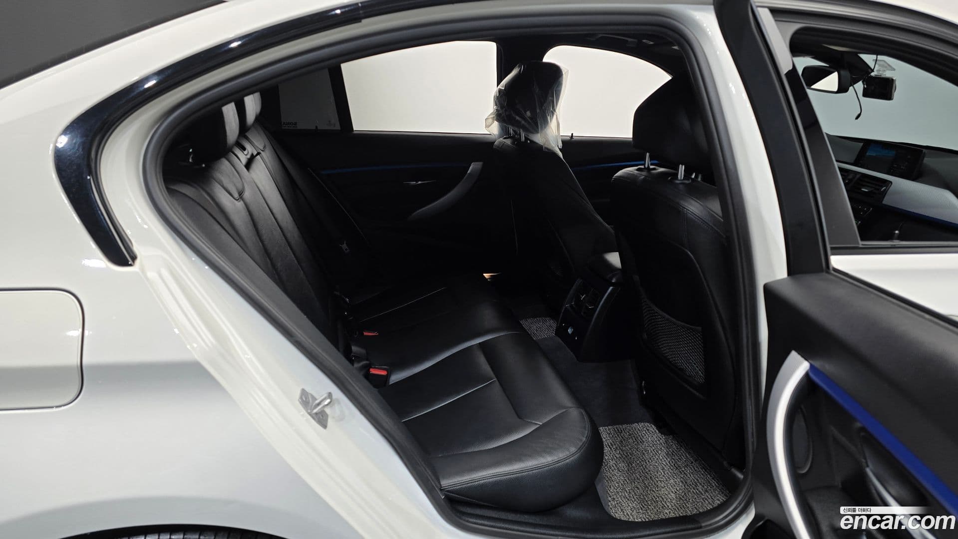 Main__Slider__Photo:3-Series BMW 2017.9-11