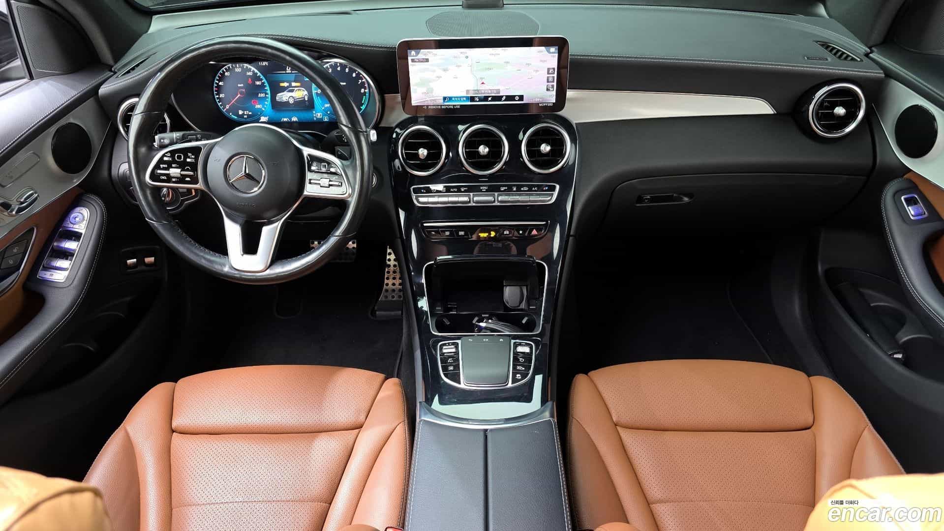 GLC-Class Mercedes-Benz 2022.6-INNER-007