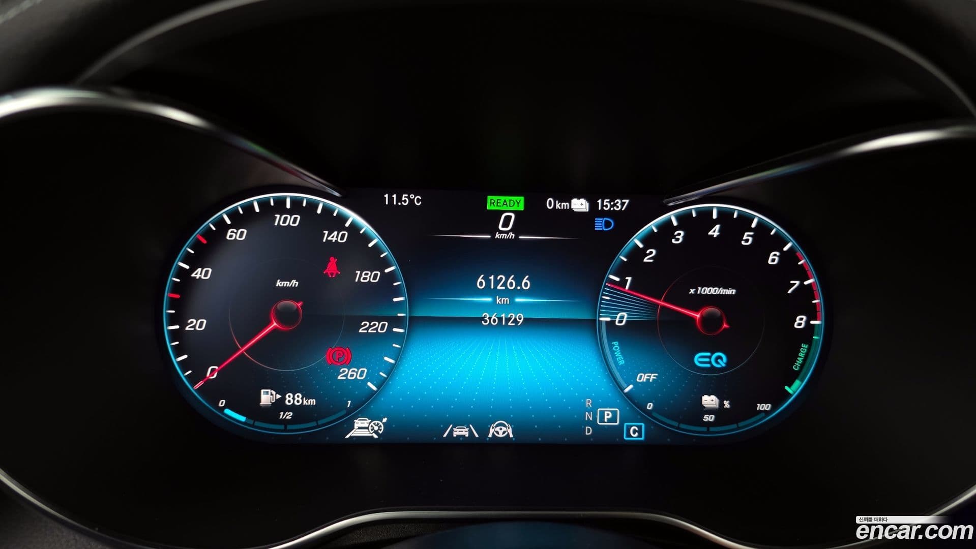 Main__Slider__Photo:GLC-Class Mercedes-Benz 2022.6-7