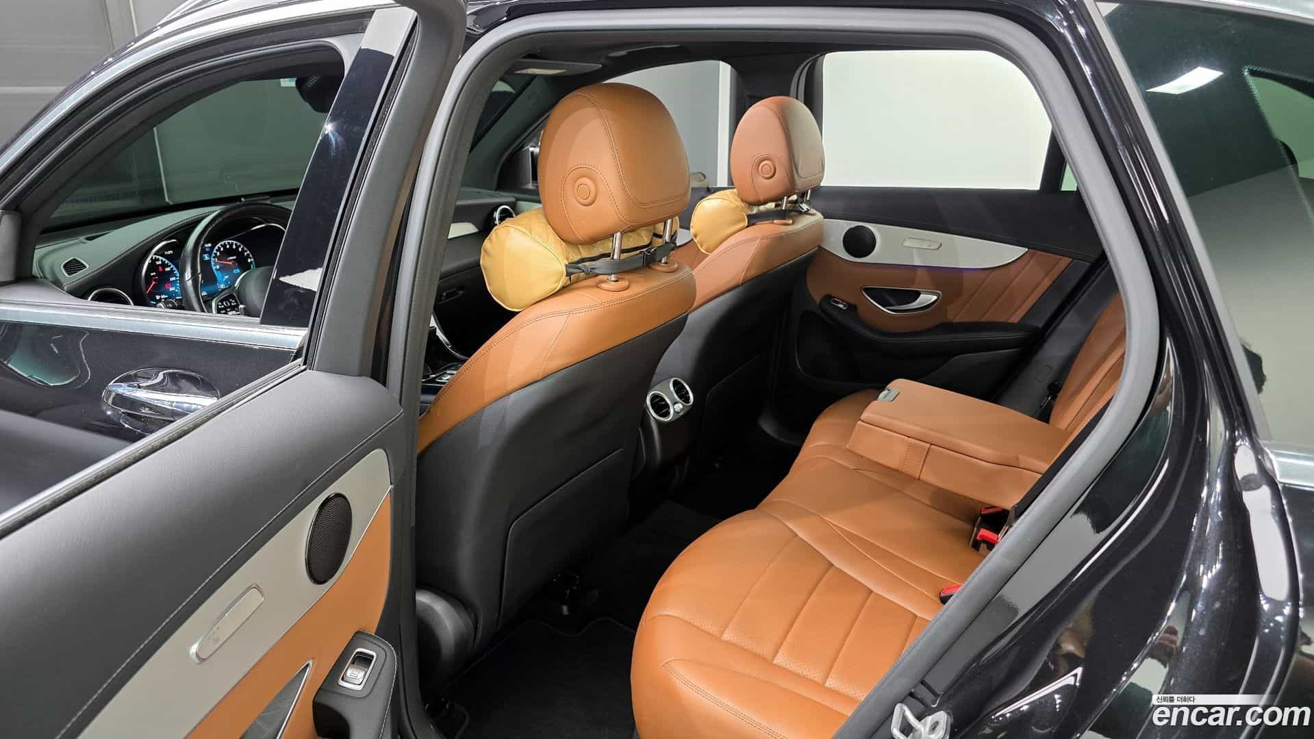 GLC-Class Mercedes-Benz 2022.6-OPTION-015