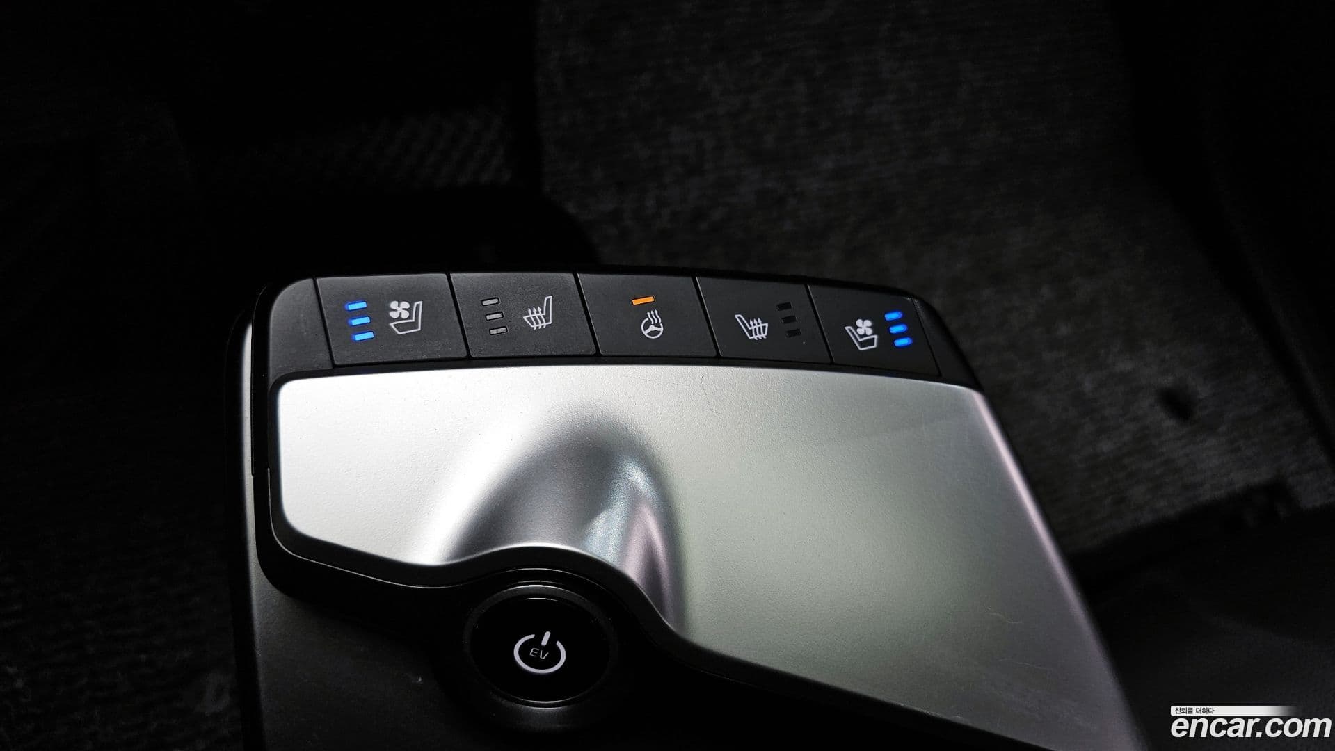 Main__Slider__Photo:EV6 Kia 2022.2-15