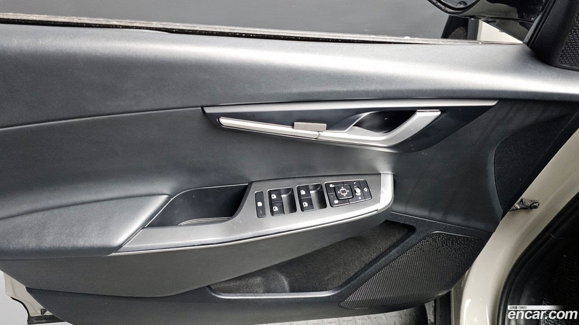 Main__Slider__Photo:EV6 Kia 2022.2-17