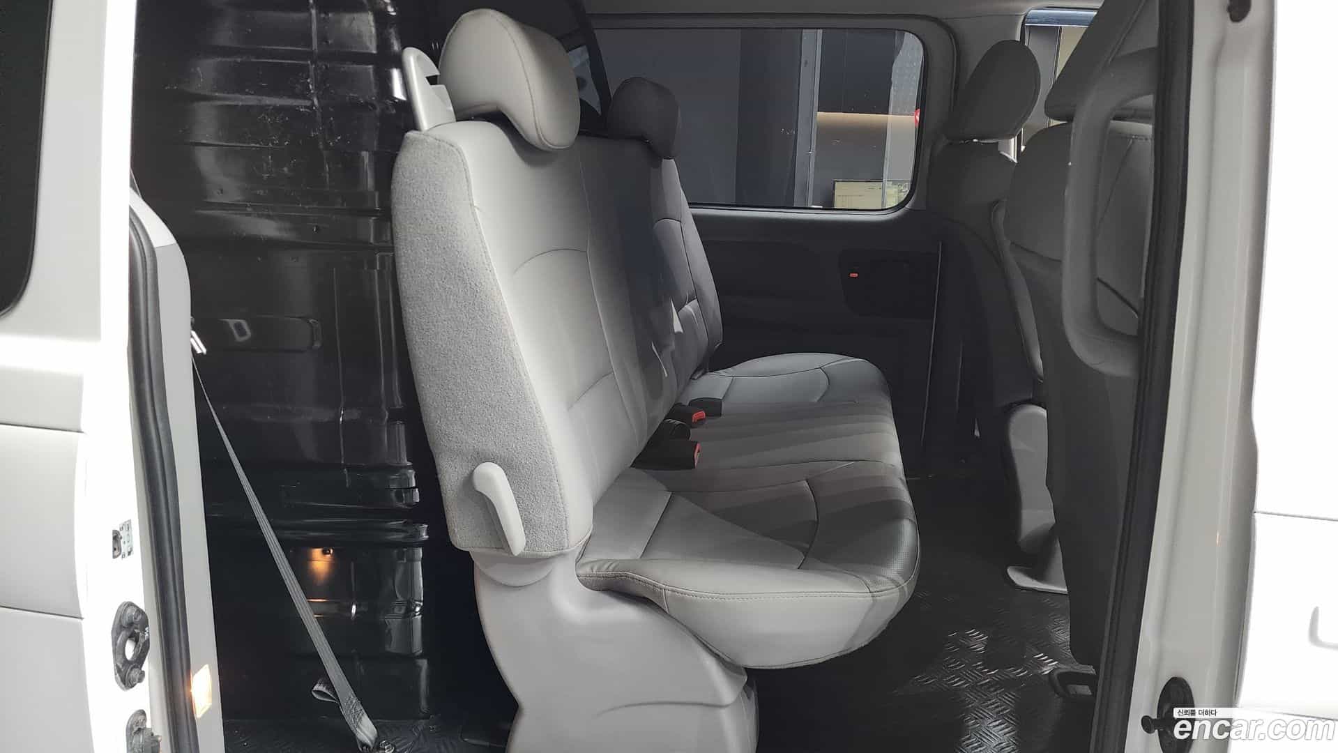 Starex Hyundai 2020.9-OPTION-016