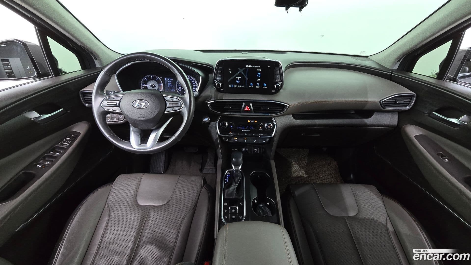 Main__Slider__Photo:Santafe Hyundai 2018.5-6