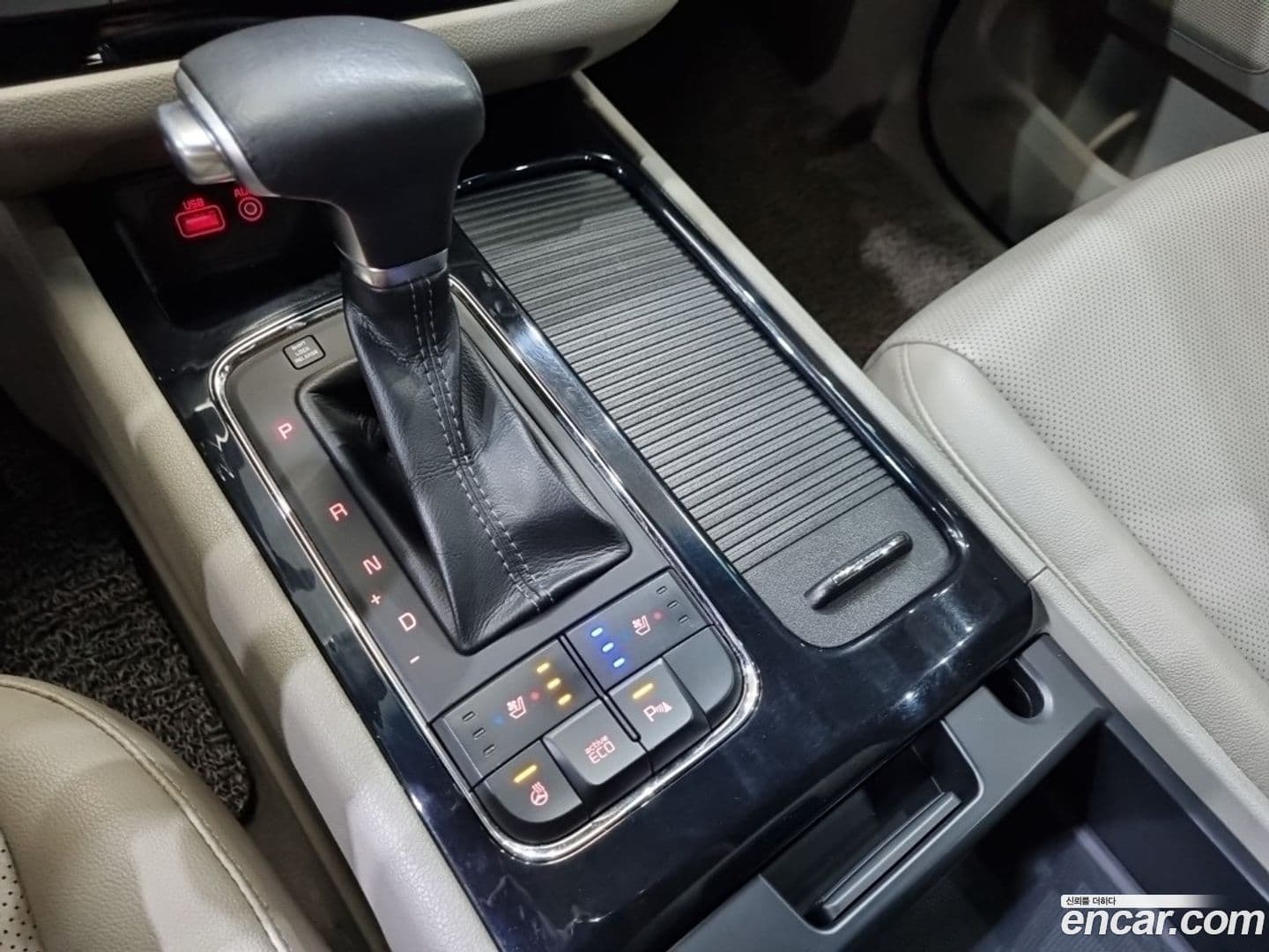 Main__Slider__Photo:Canival Kia 2017.1-10