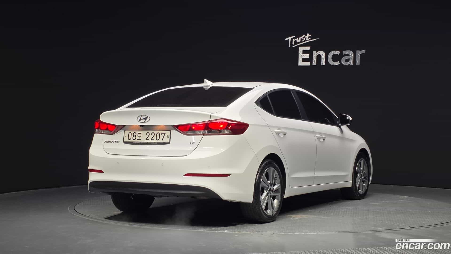 AVANTE Hyundai 2018.8-OUTER-002