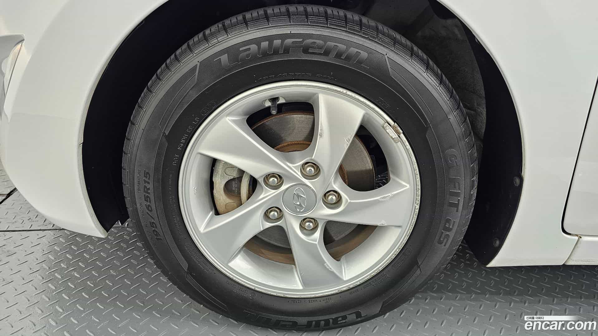 AVANTE Hyundai 2014.0-OUTER-005