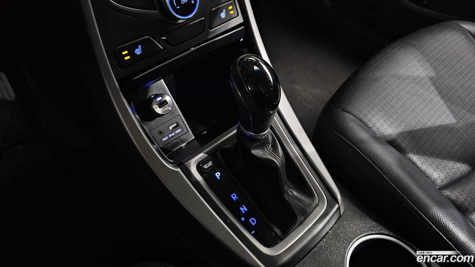 AVANTE Hyundai 2014.0-INNER-009