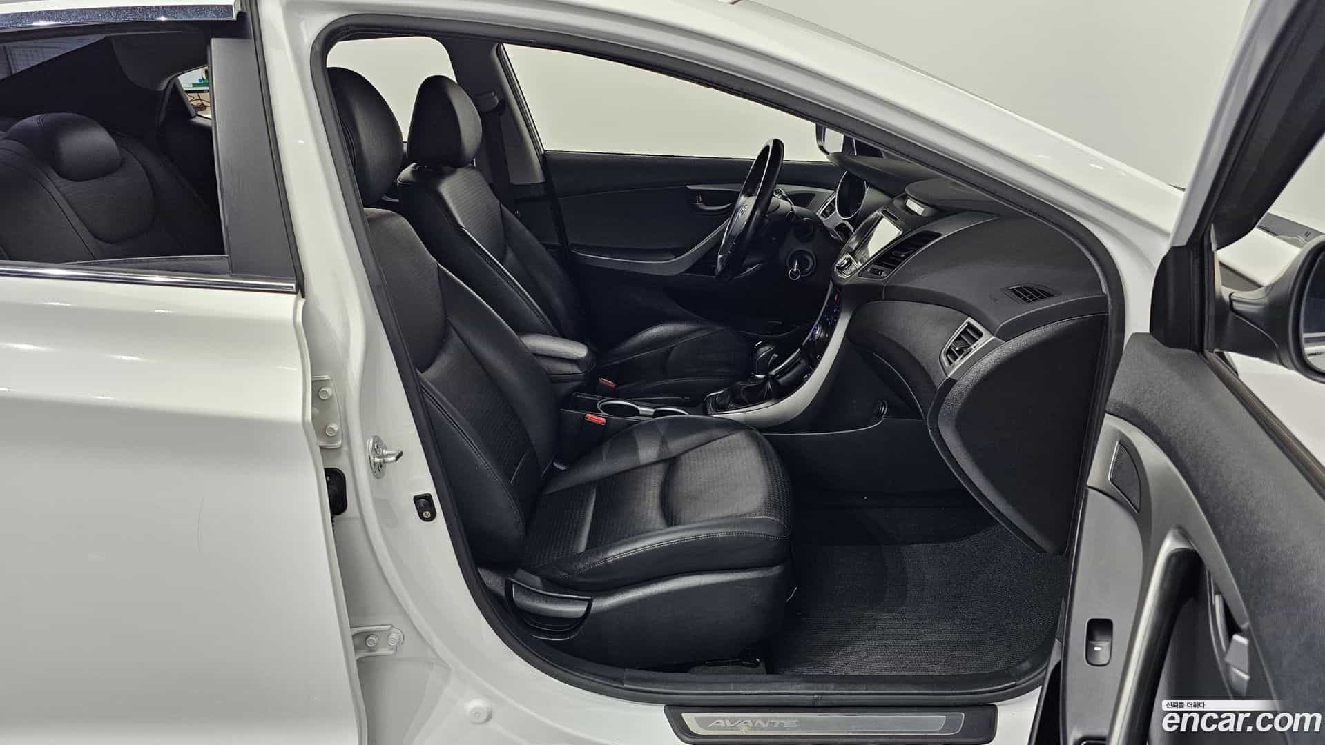 AVANTE Hyundai 2014.0-INNER-010