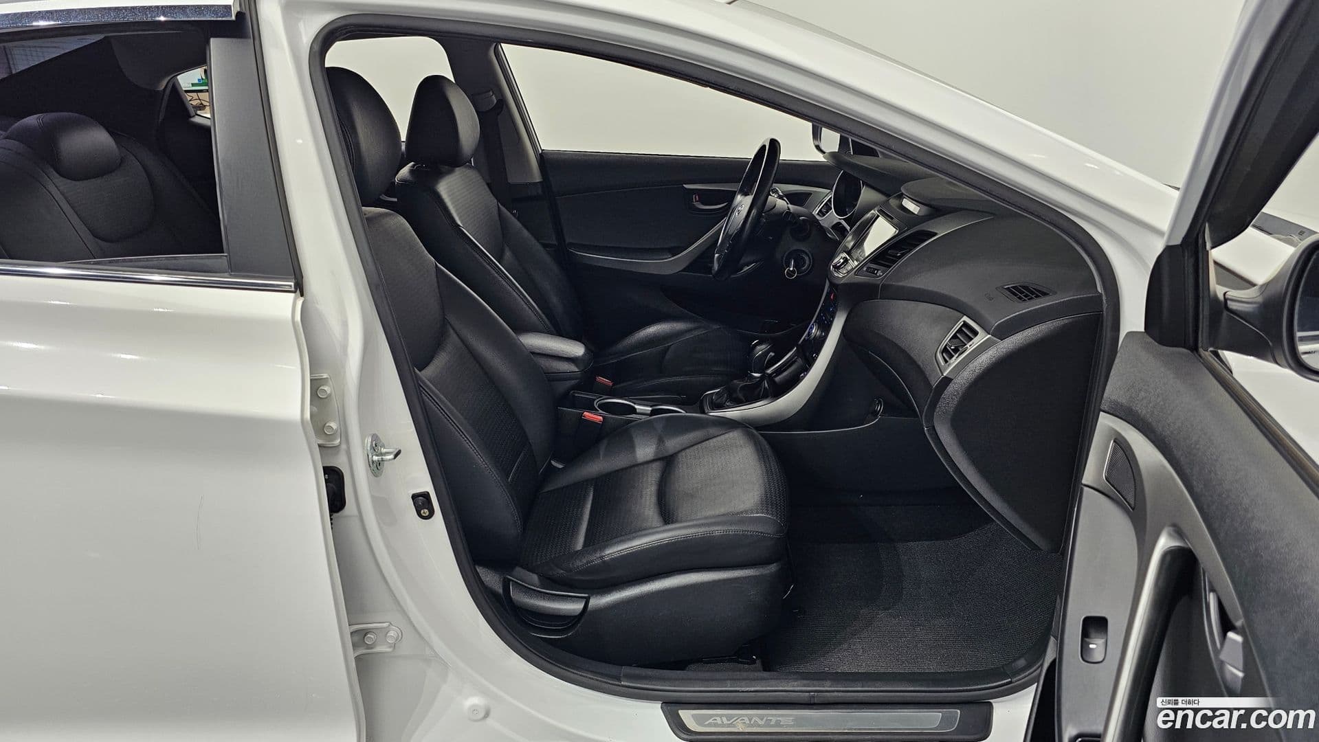 Main__Slider__Photo:AVANTE Hyundai 2014.0-9